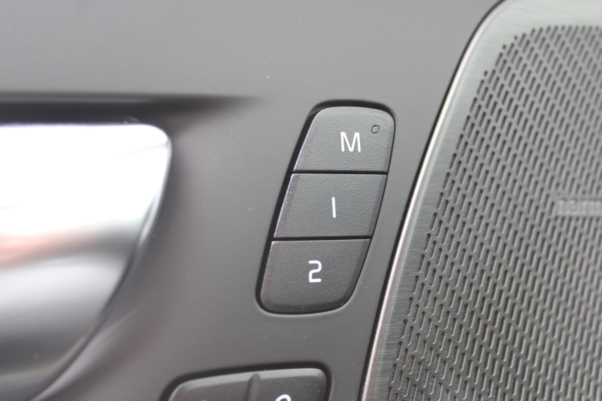 Volvo XC60 2.0 T8 Plug-in hybrid AWD Ultra Dark thumbnail 14