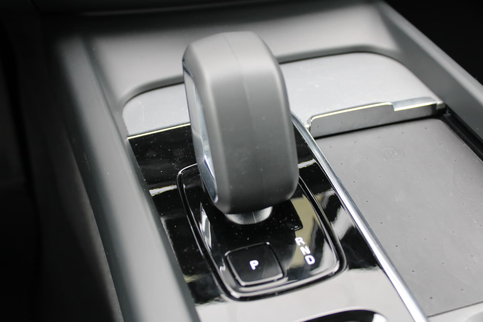 Volvo XC60 2.0 T8 Plug-in hybrid AWD Ultra Dark thumbnail 18