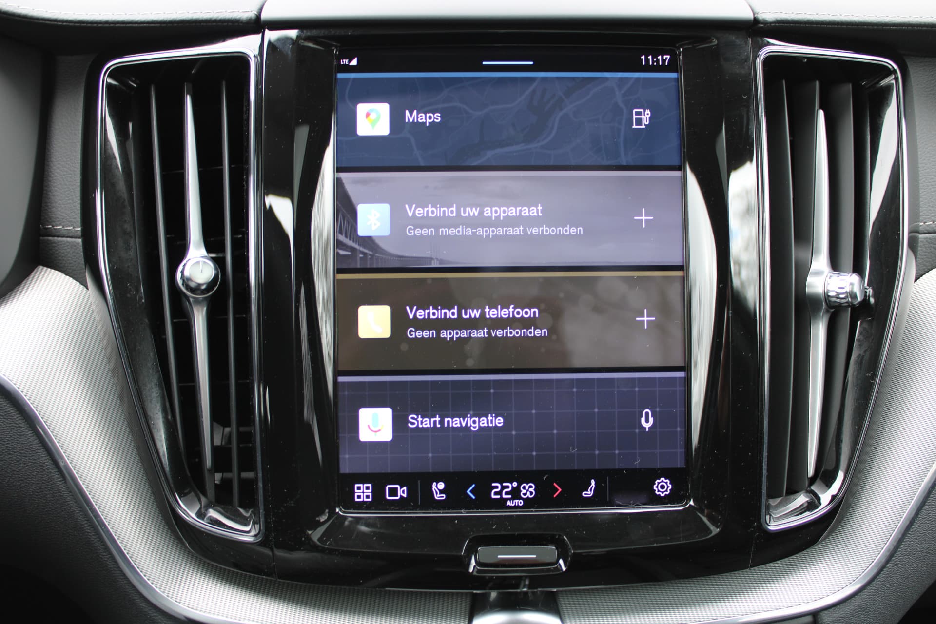 Volvo XC60 2.0 T8 Plug-in hybrid AWD Ultra Dark thumbnail 20