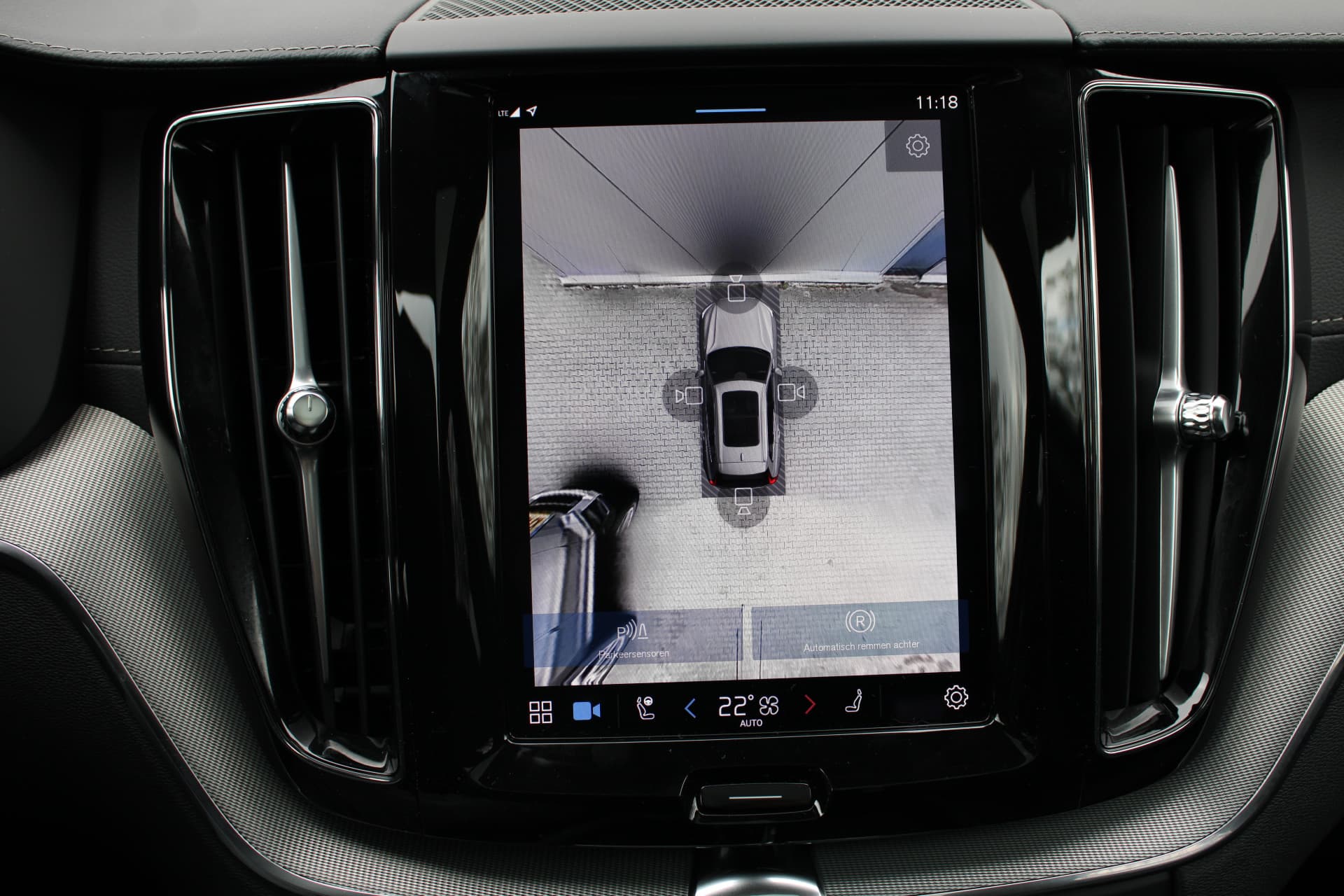 Volvo XC60 2.0 T8 Plug-in hybrid AWD Ultra Dark thumbnail 22