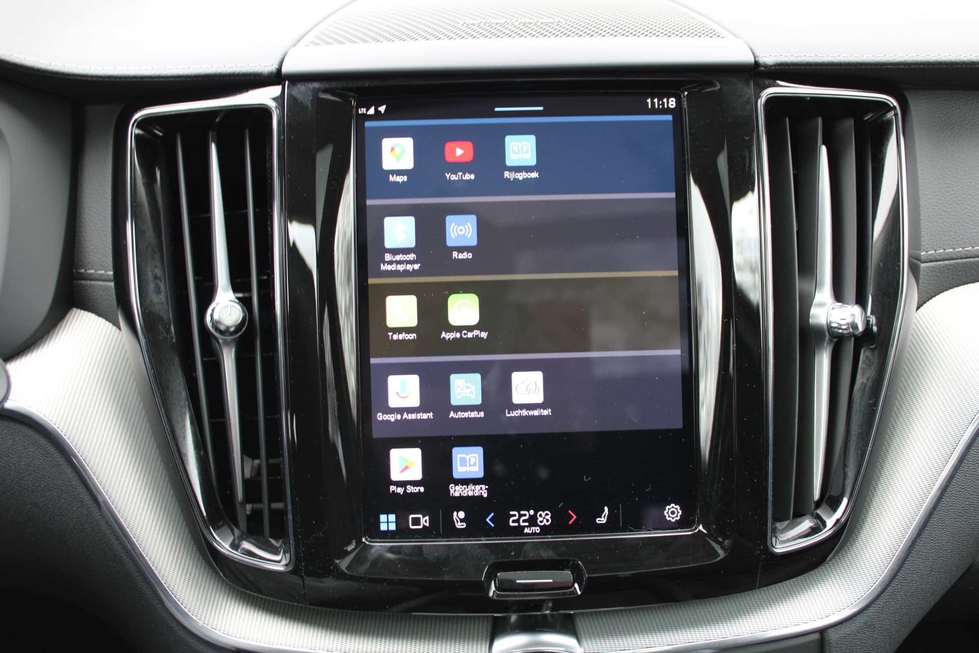 Volvo XC60 2.0 T8 Plug-in hybrid AWD Ultra Dark thumbnail 23