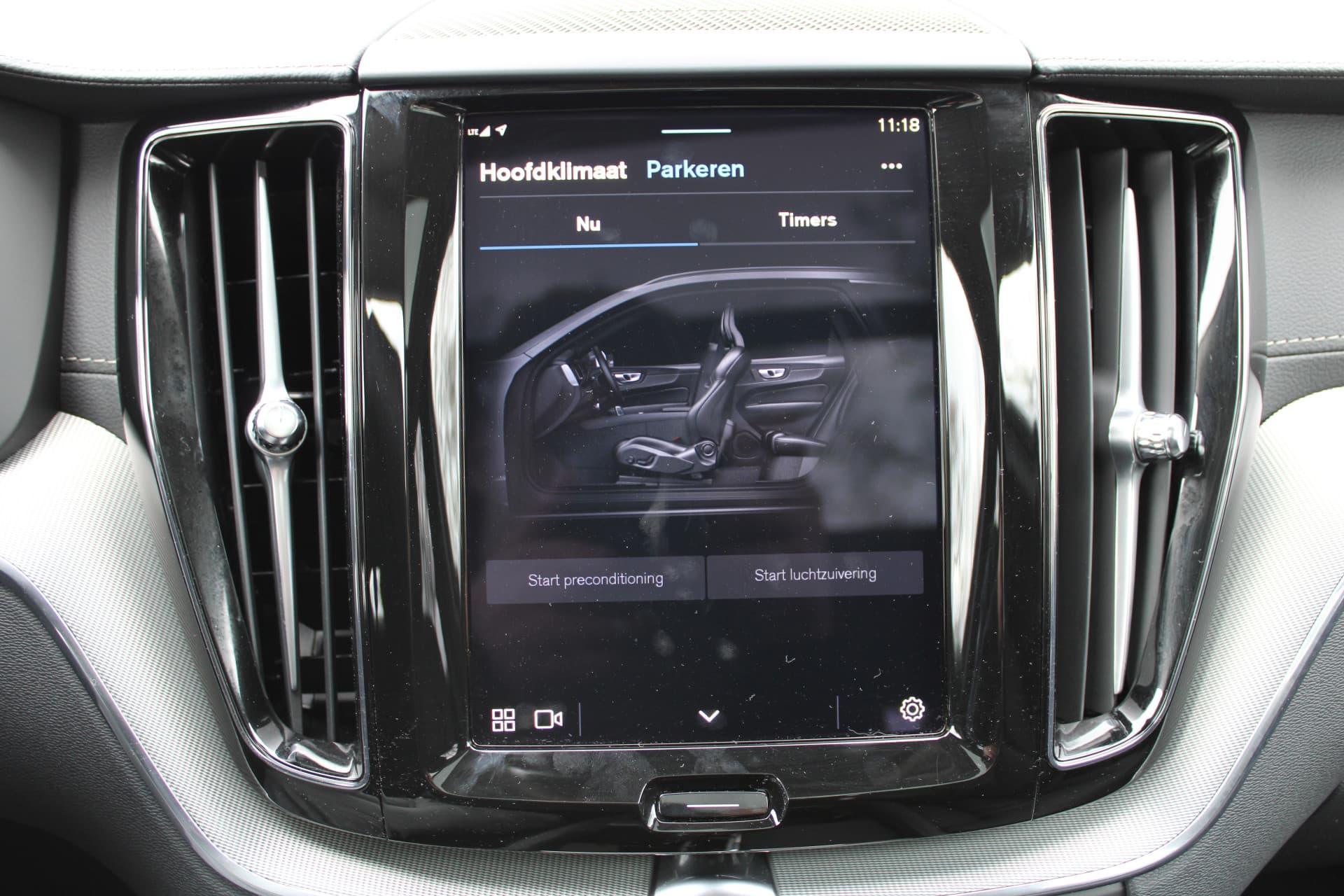 Volvo XC60 2.0 T8 Plug-in hybrid AWD Ultra Dark thumbnail 26