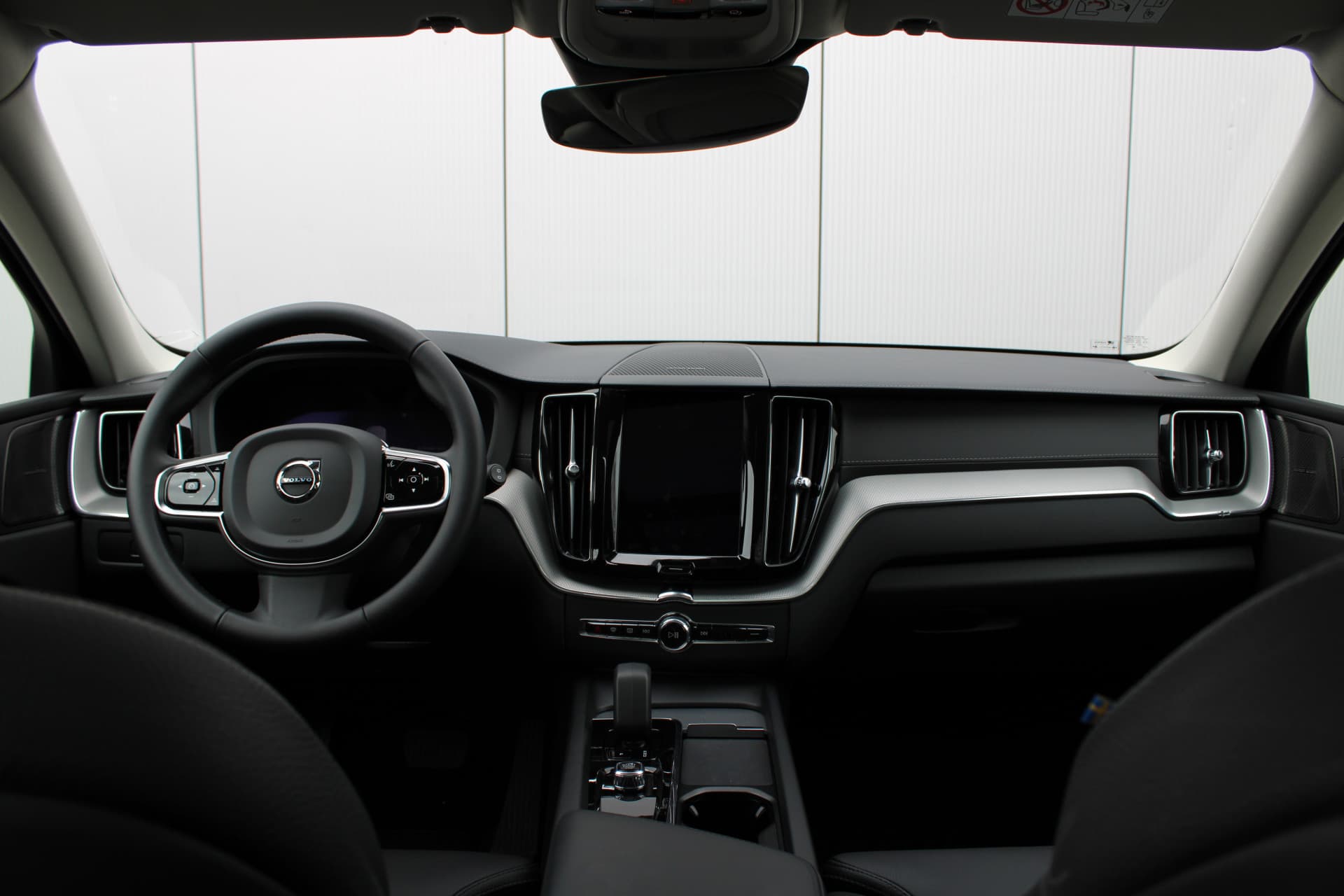 Volvo XC60 2.0 T8 Plug-in hybrid AWD Ultra Dark thumbnail 34