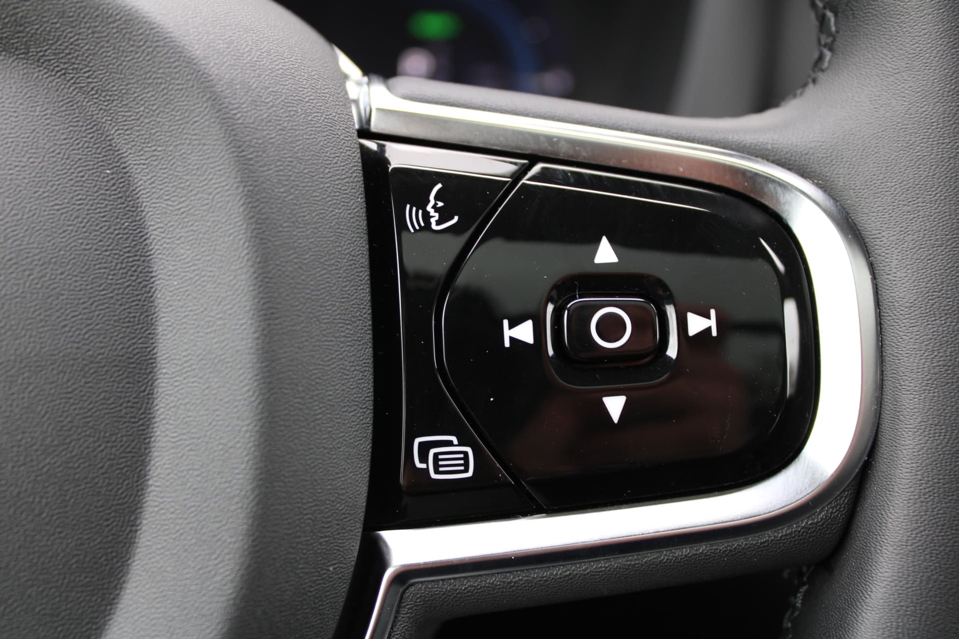 Volvo XC60 2.0 T8 Plug-in hybrid AWD Ultra Dark thumbnail 38