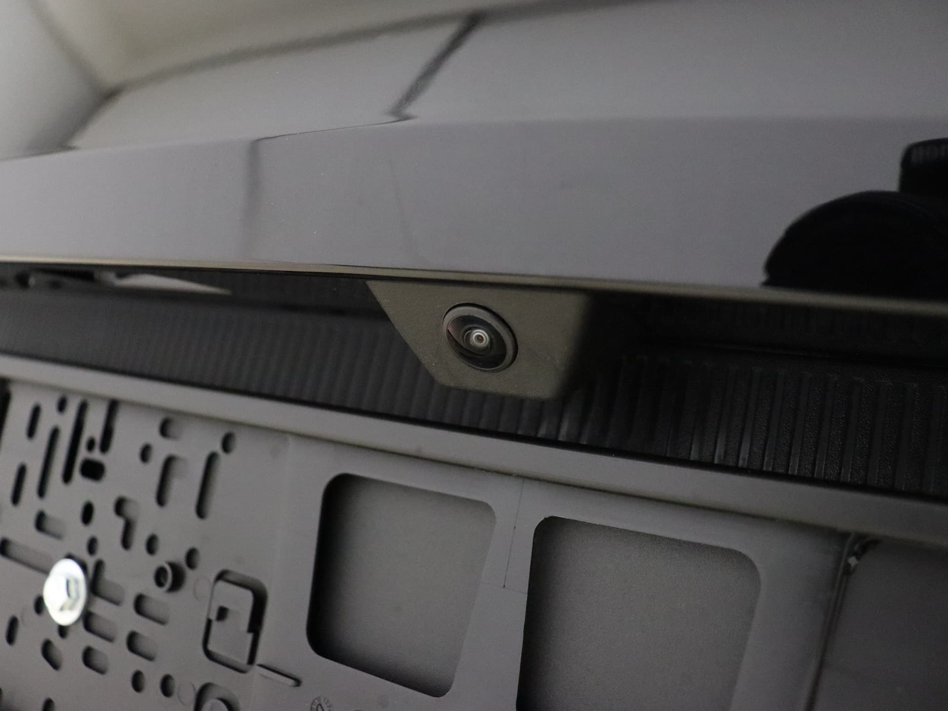 Volvo EX30 Extended Range Plus / DEMO DEAL / Getint glas / Adapt. Cruise / BLIS / Harman&Kardon / Keytag / PDC + Camera / El. Achterklep / thumbnail 14