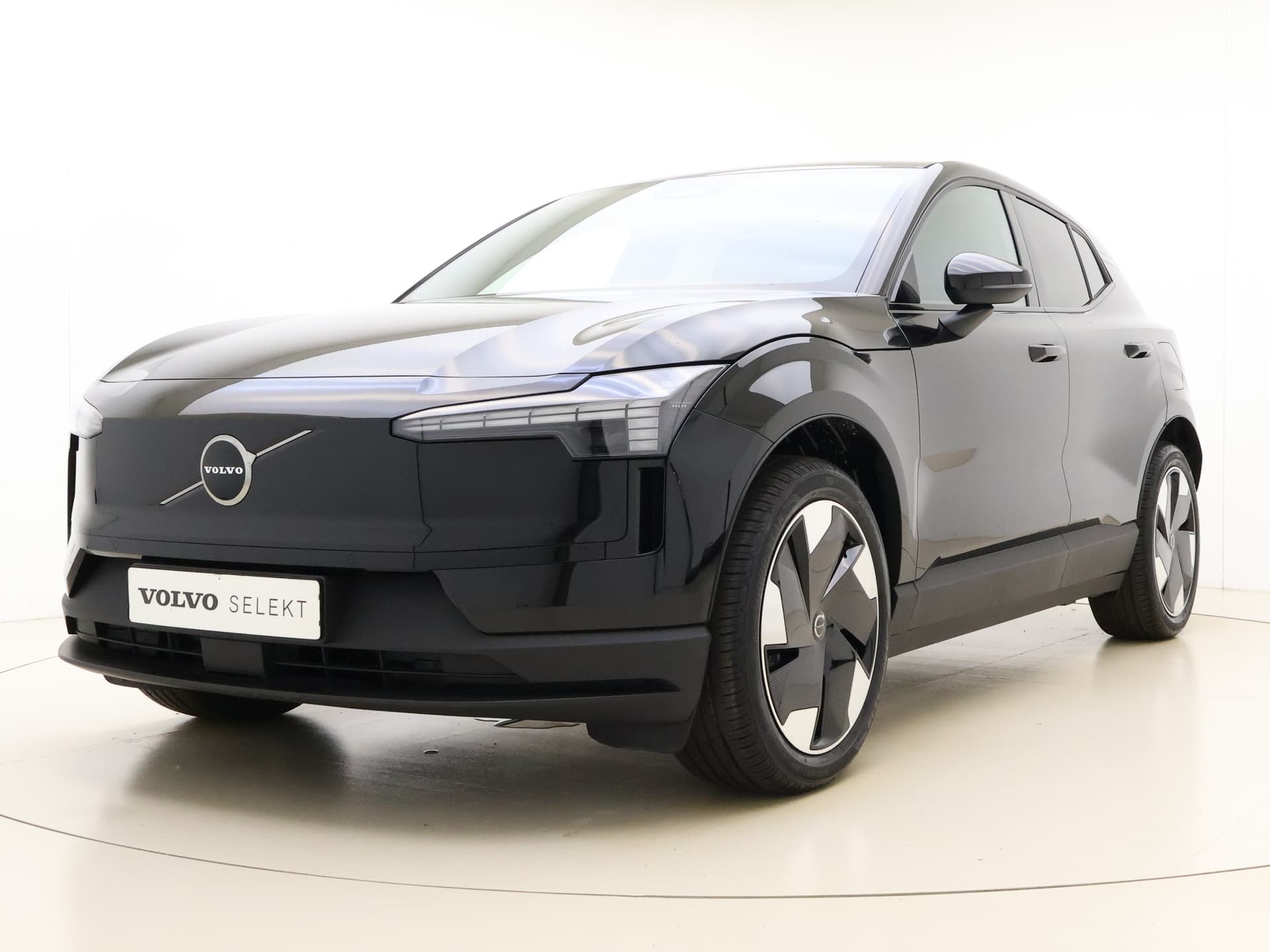 Volvo EX30 Extended Range Plus / DEMO DEAL / Getint glas / Adapt. Cruise / BLIS / Harman&Kardon / Keytag / PDC + Camera / El. Achterklep / thumbnail 25