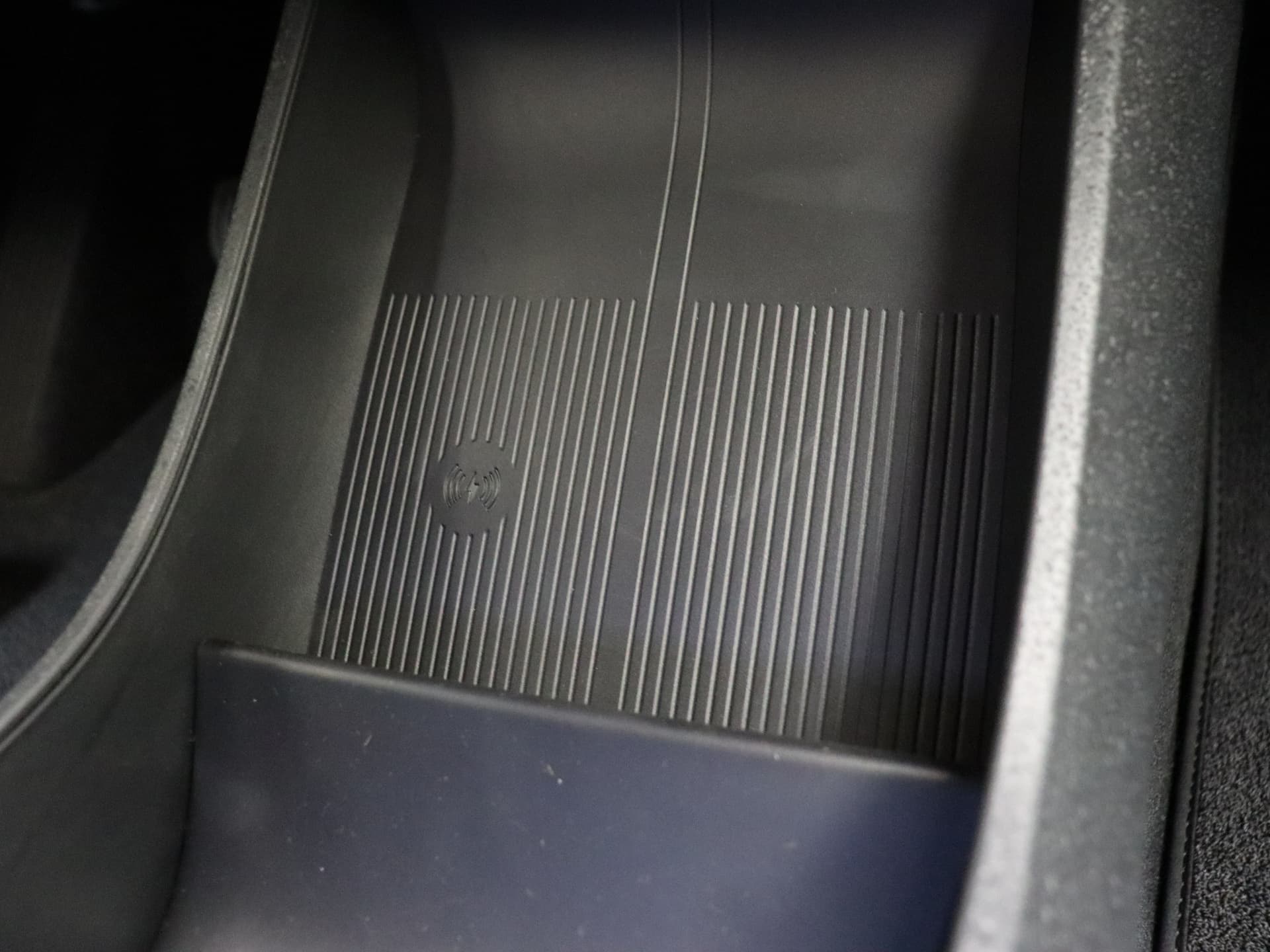 Volvo EX30 Extended Range Plus / DEMO DEAL / Getint glas / Adapt. Cruise / BLIS / Harman&Kardon / Keytag / PDC + Camera / El. Achterklep / thumbnail 37