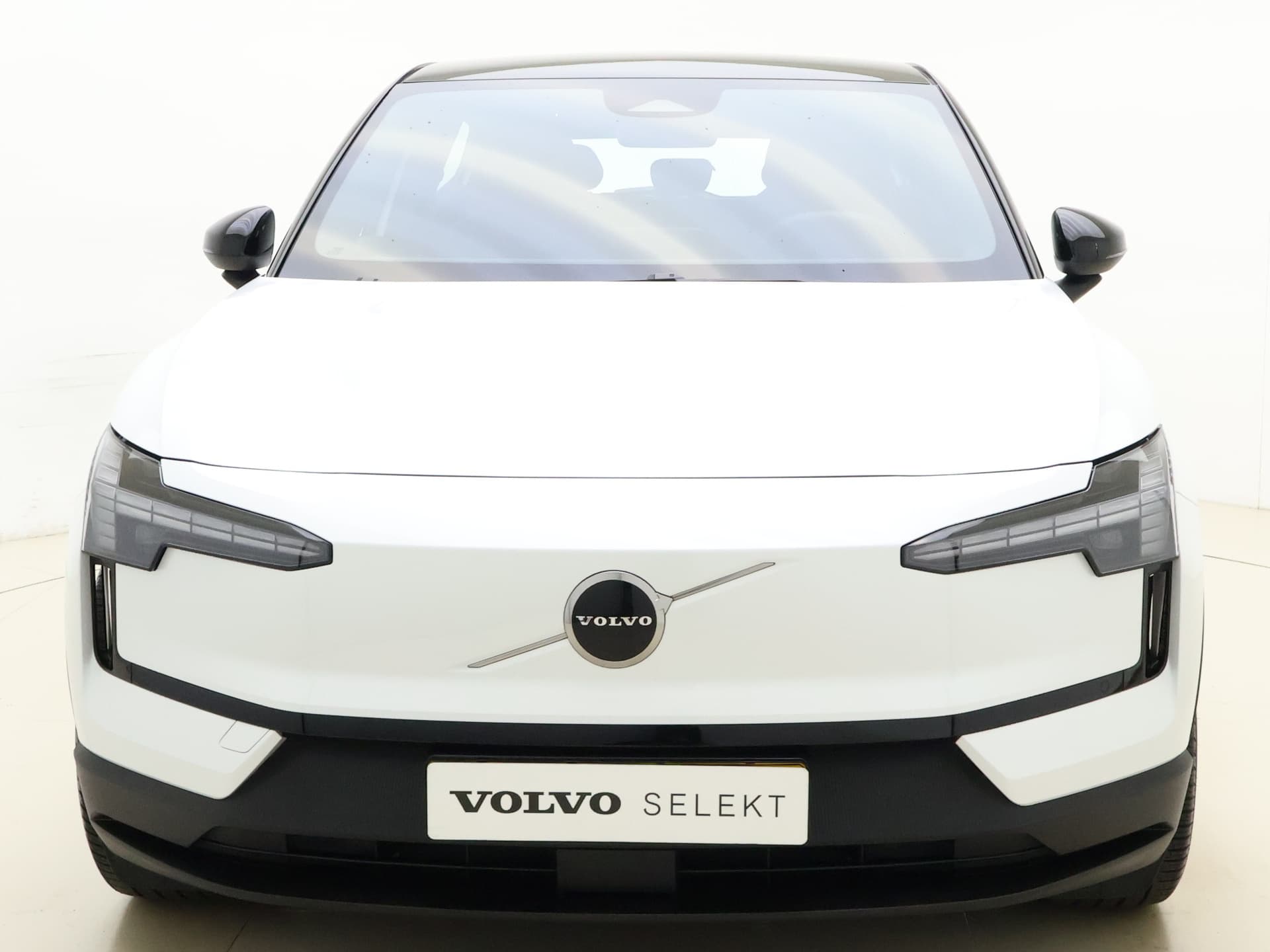 Volvo EX30 Extended Range Plus thumbnail 3