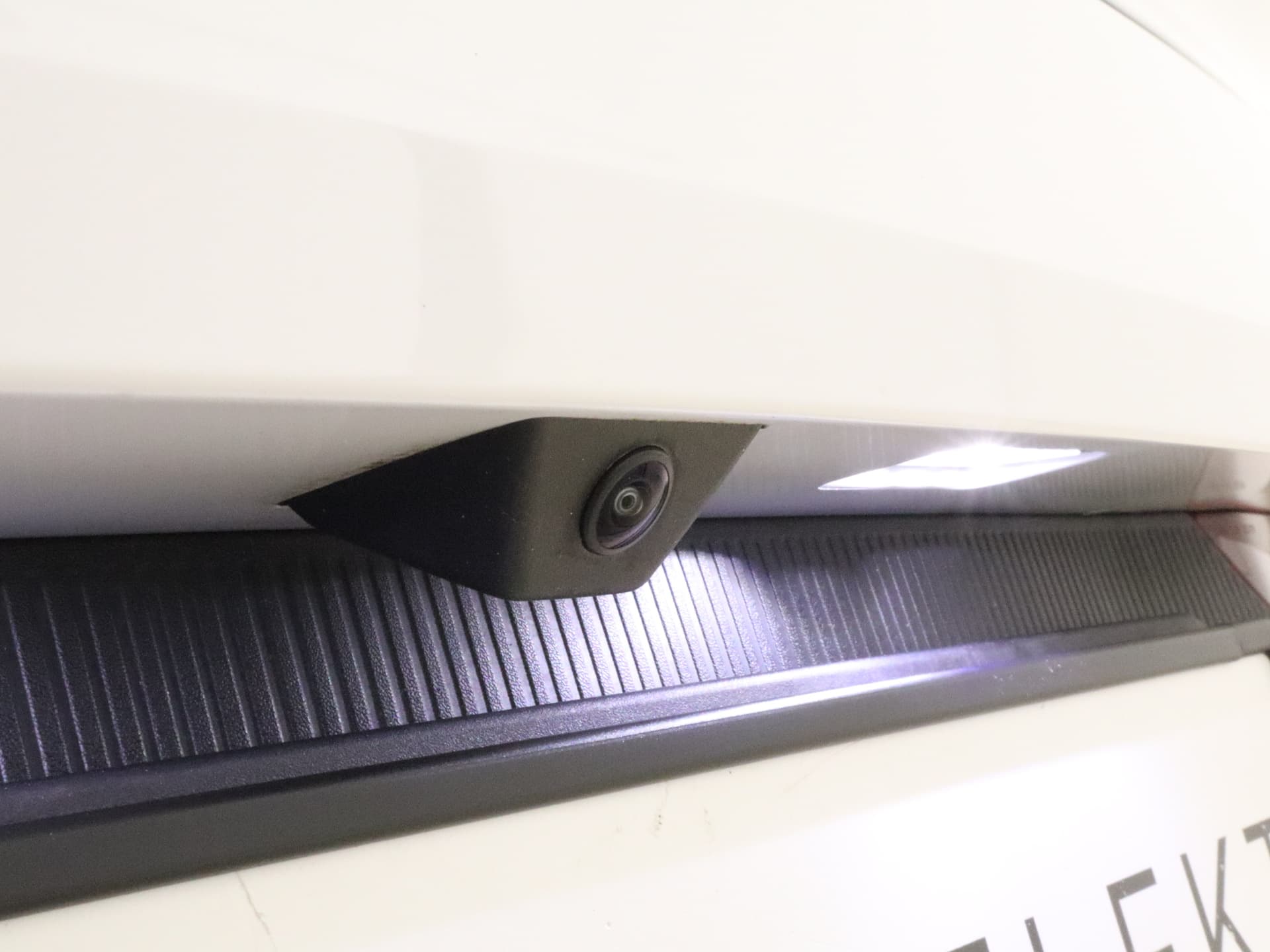 Volvo EX30 Extended Range Plus thumbnail 4