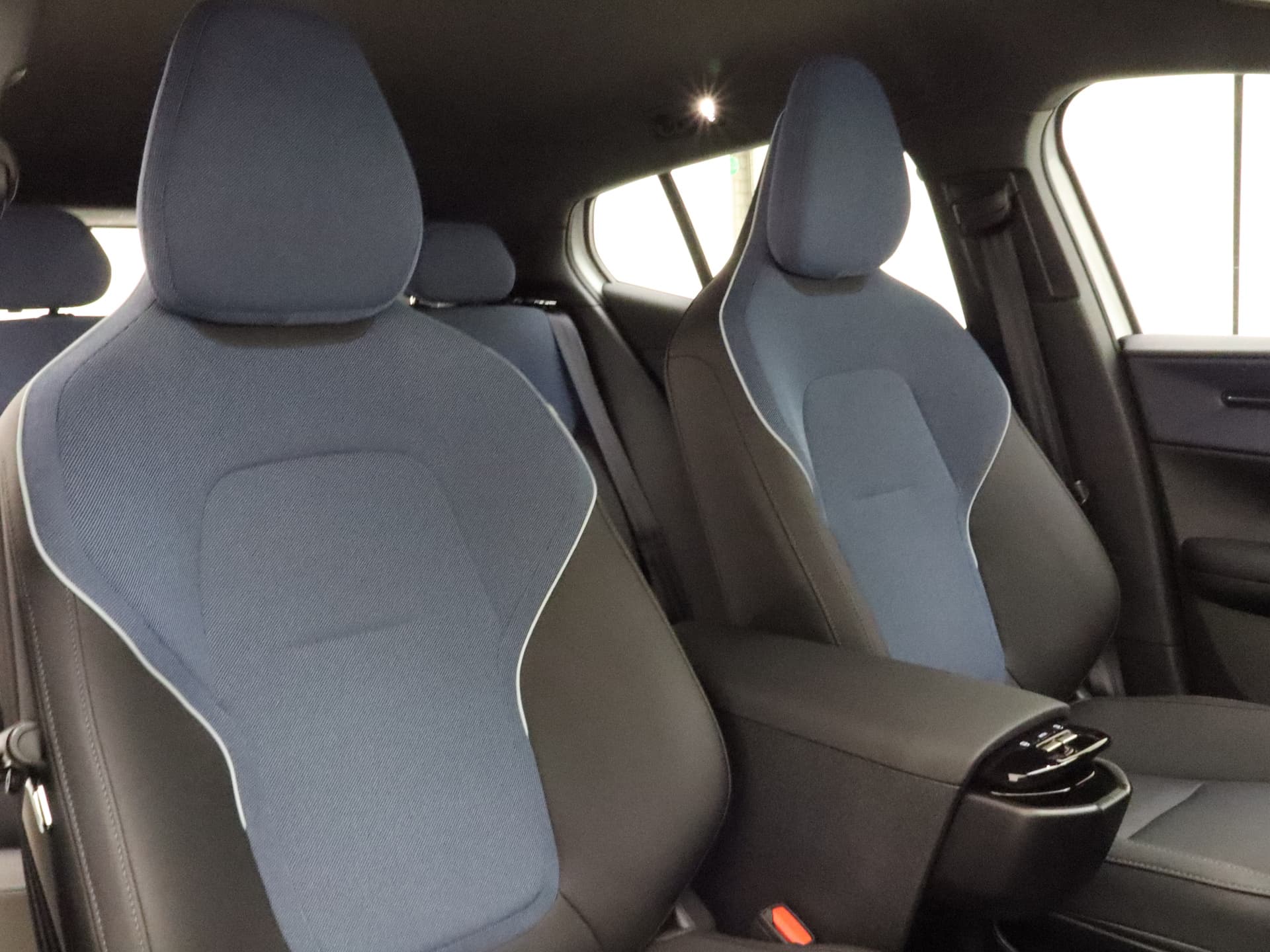 Volvo EX30 Extended Range Plus thumbnail 12