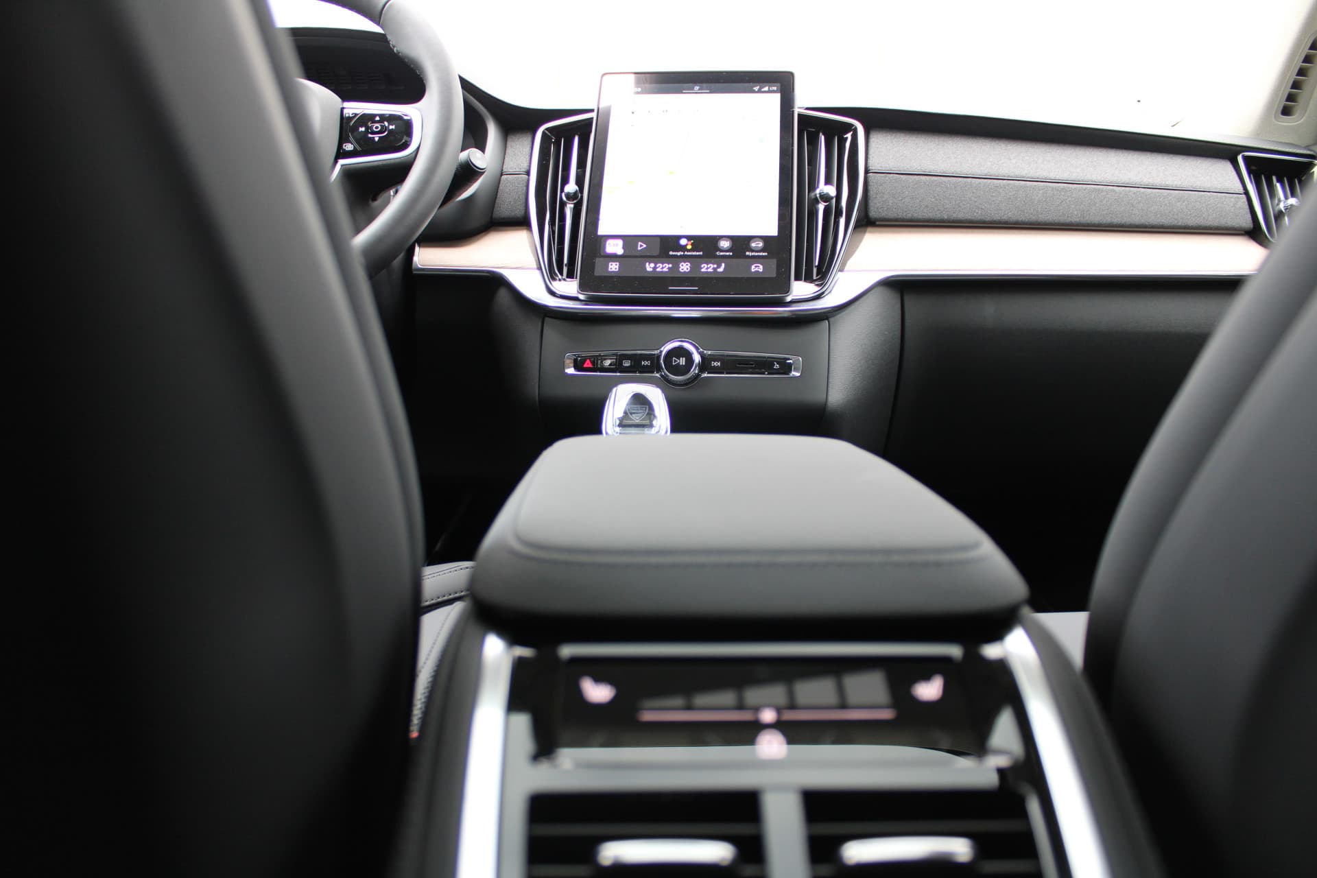 Volvo XC90 T8 Plug-in hybrid AWD Ultra Dark thumbnail 35