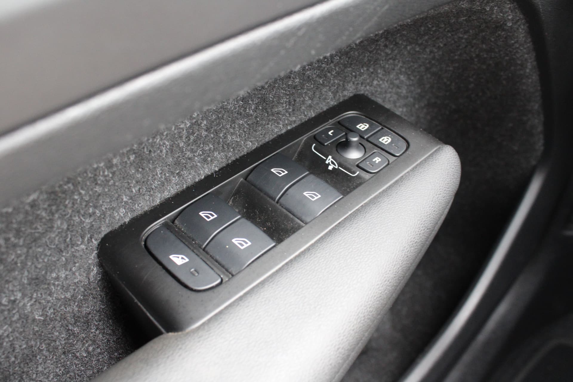 Volvo XC40 T3 Automaat R-Design thumbnail 19