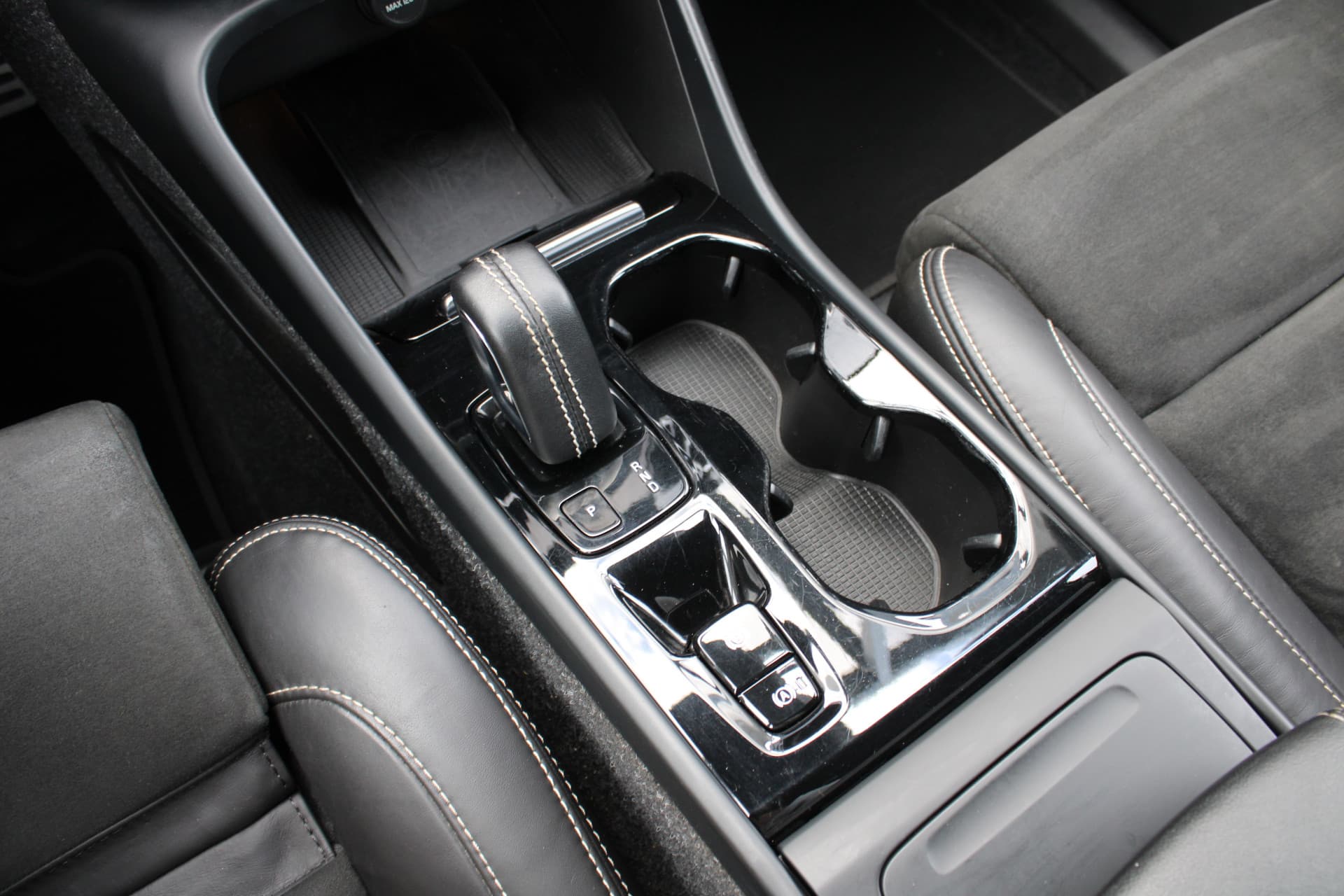 Volvo XC40 T3 Automaat R-Design thumbnail 30