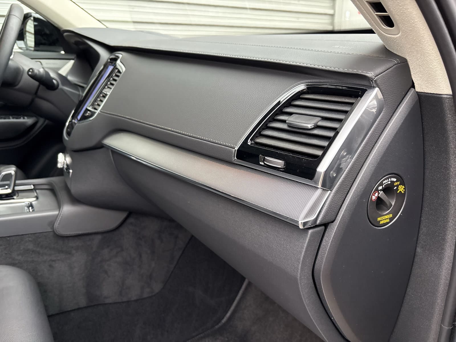 Volvo XC90 2.0 T8 Recharge AWD Ultimate Dark / Luchtvering / Trekhaak / 360 Camera / thumbnail 15