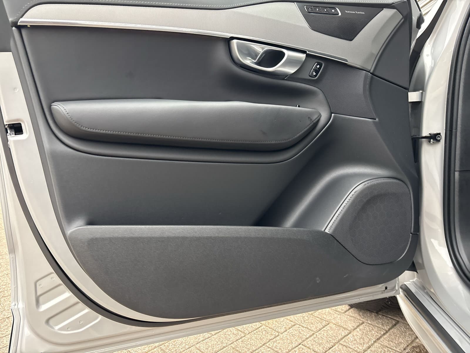 Volvo XC90 2.0 T8 Recharge AWD Ultimate Dark / Luchtvering / Trekhaak / 360 Camera / thumbnail 18