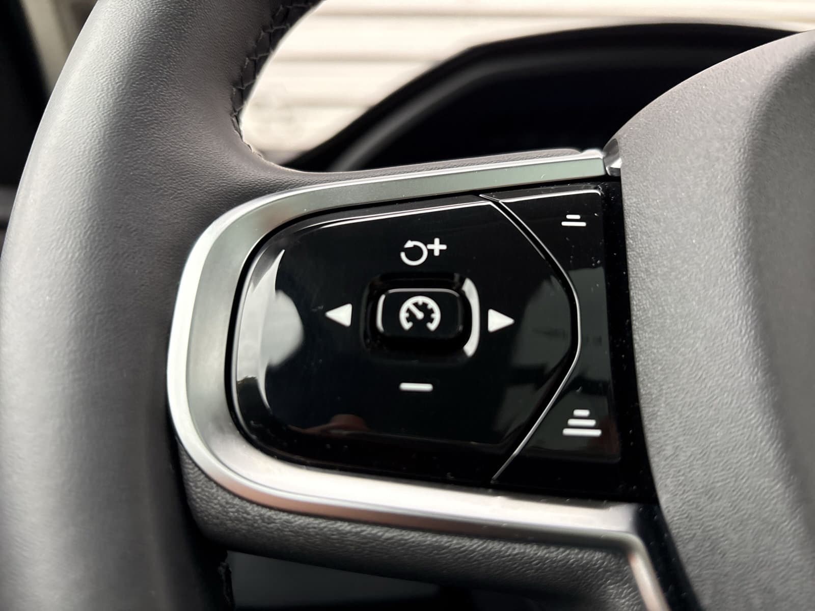 Volvo XC90 2.0 T8 Recharge AWD Ultimate Dark / Luchtvering / Trekhaak / 360 Camera / thumbnail 20