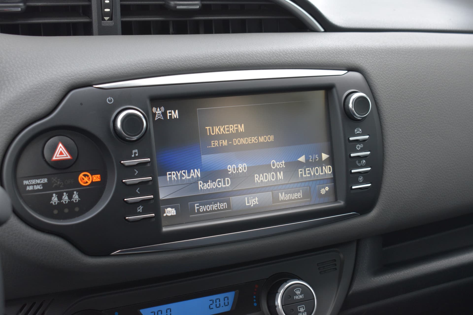 Toyota Yaris 1.5 Hybrid Dynamic Limited Automaat 100pk thumbnail 12