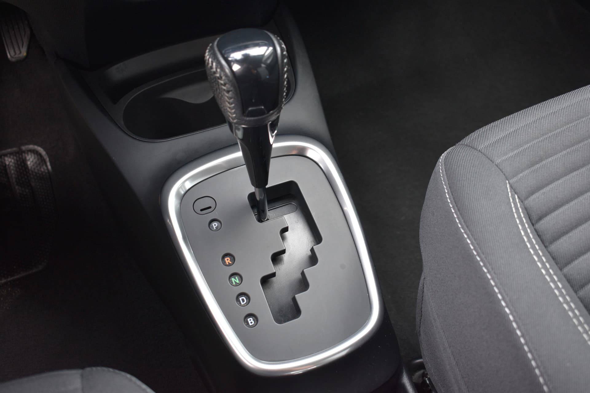 Toyota Yaris 1.5 Hybrid Dynamic Limited Automaat 100pk thumbnail 13