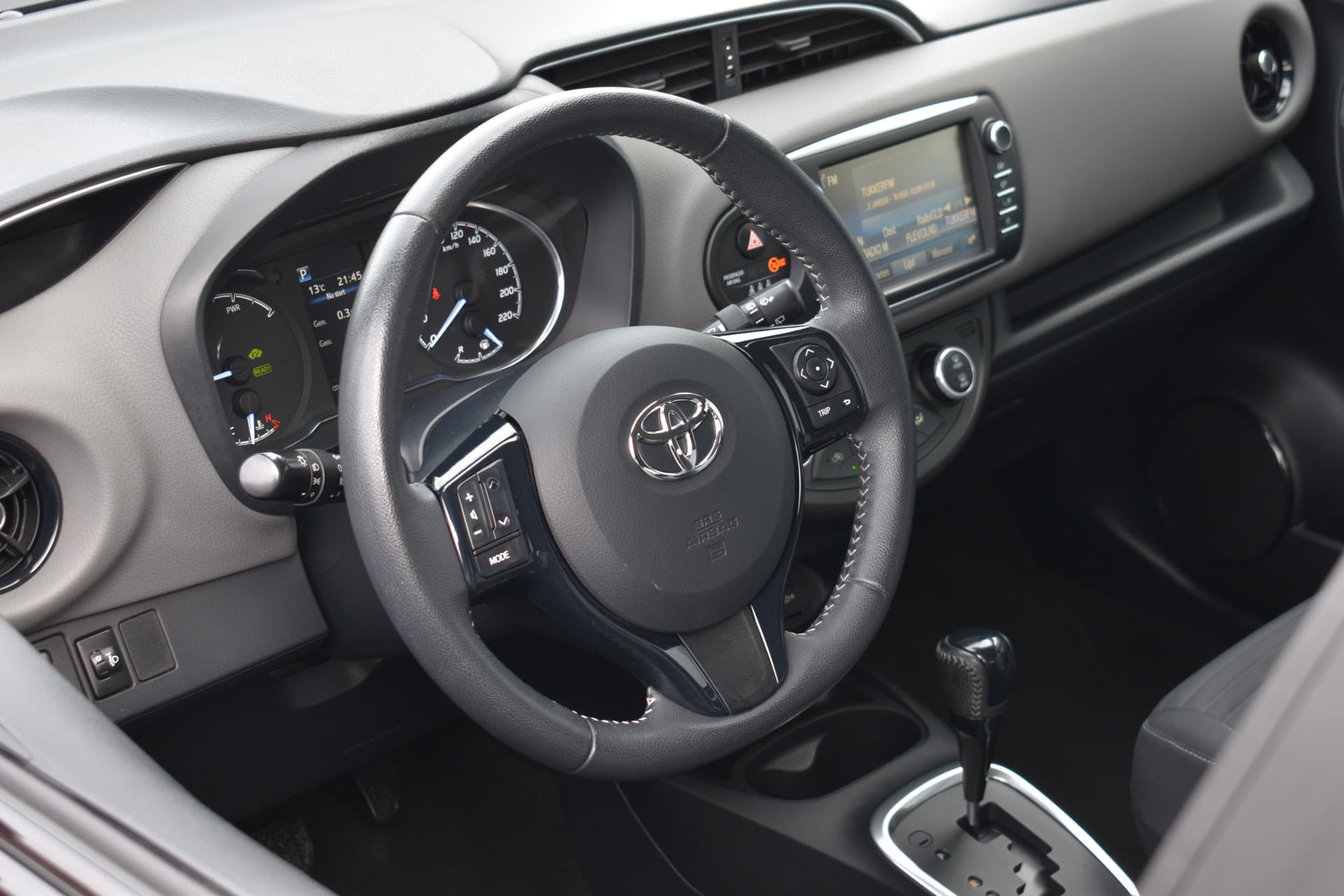 Toyota Yaris 1.5 Hybrid Dynamic Limited Automaat 100pk thumbnail 15