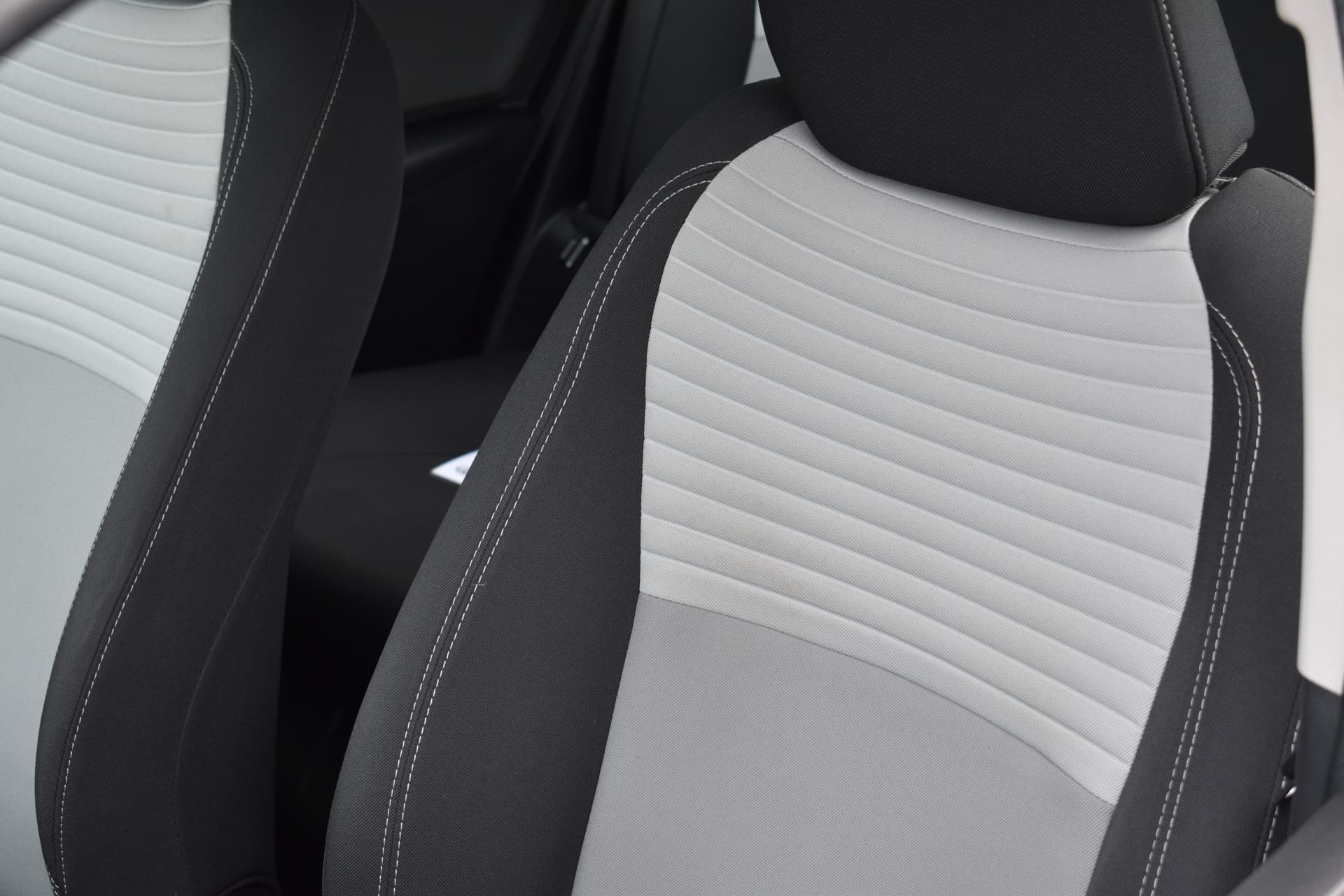 Toyota Yaris 1.5 Hybrid Dynamic Limited Automaat 100pk thumbnail 16