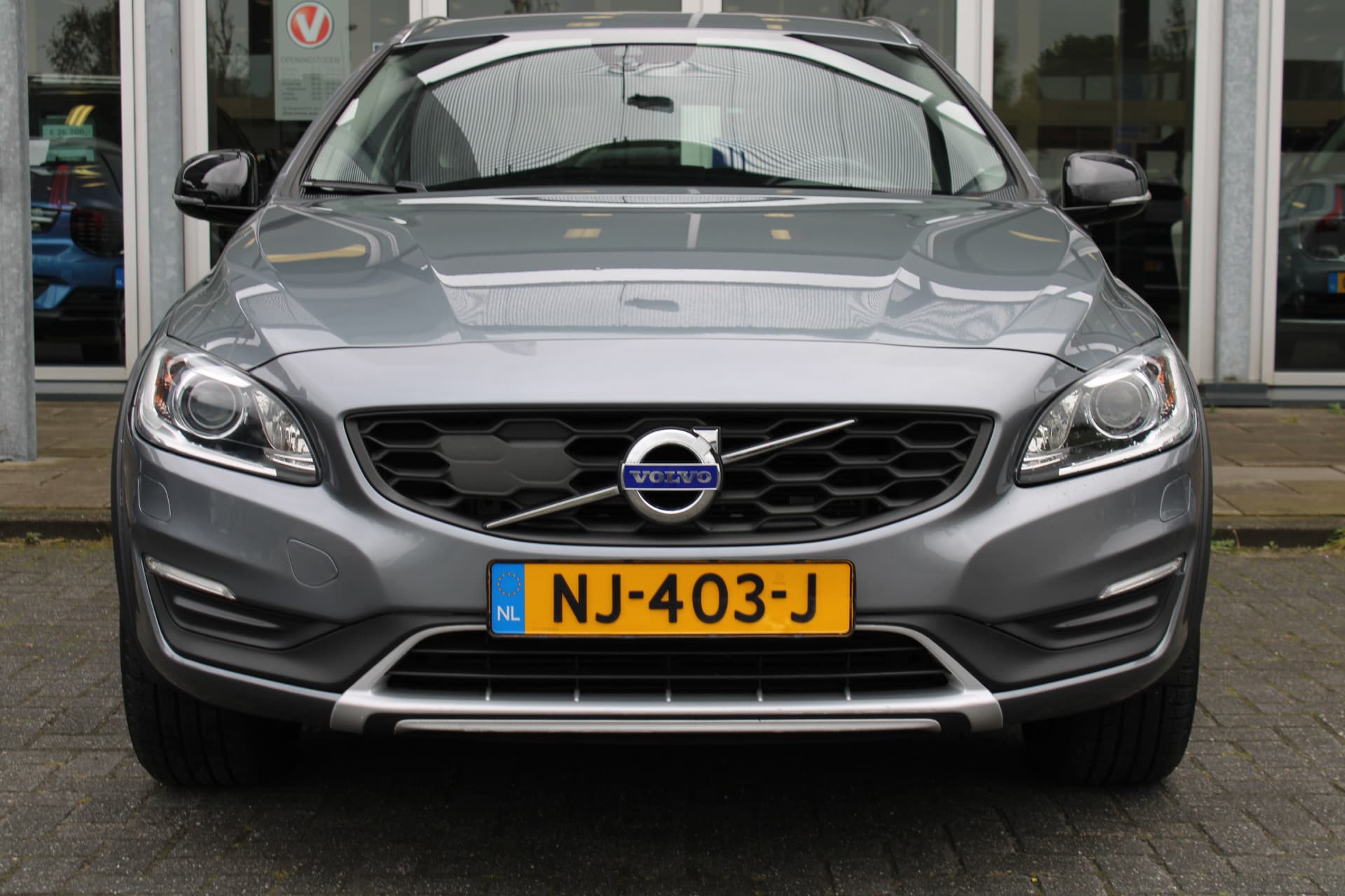 Volvo V60 Cross Country D4 Nordic+ thumbnail 4
