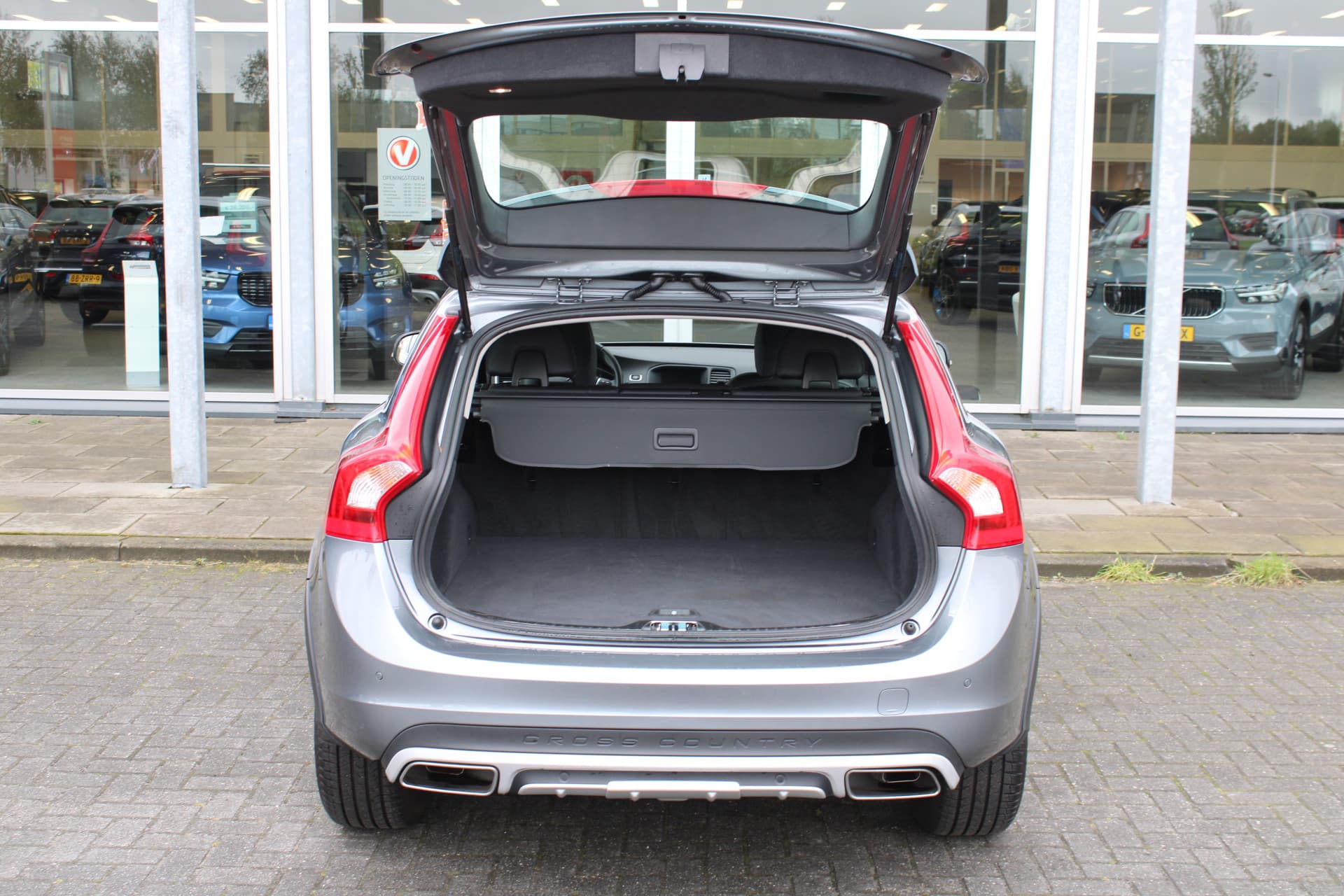 Volvo V60 Cross Country D4 Nordic+ thumbnail 7