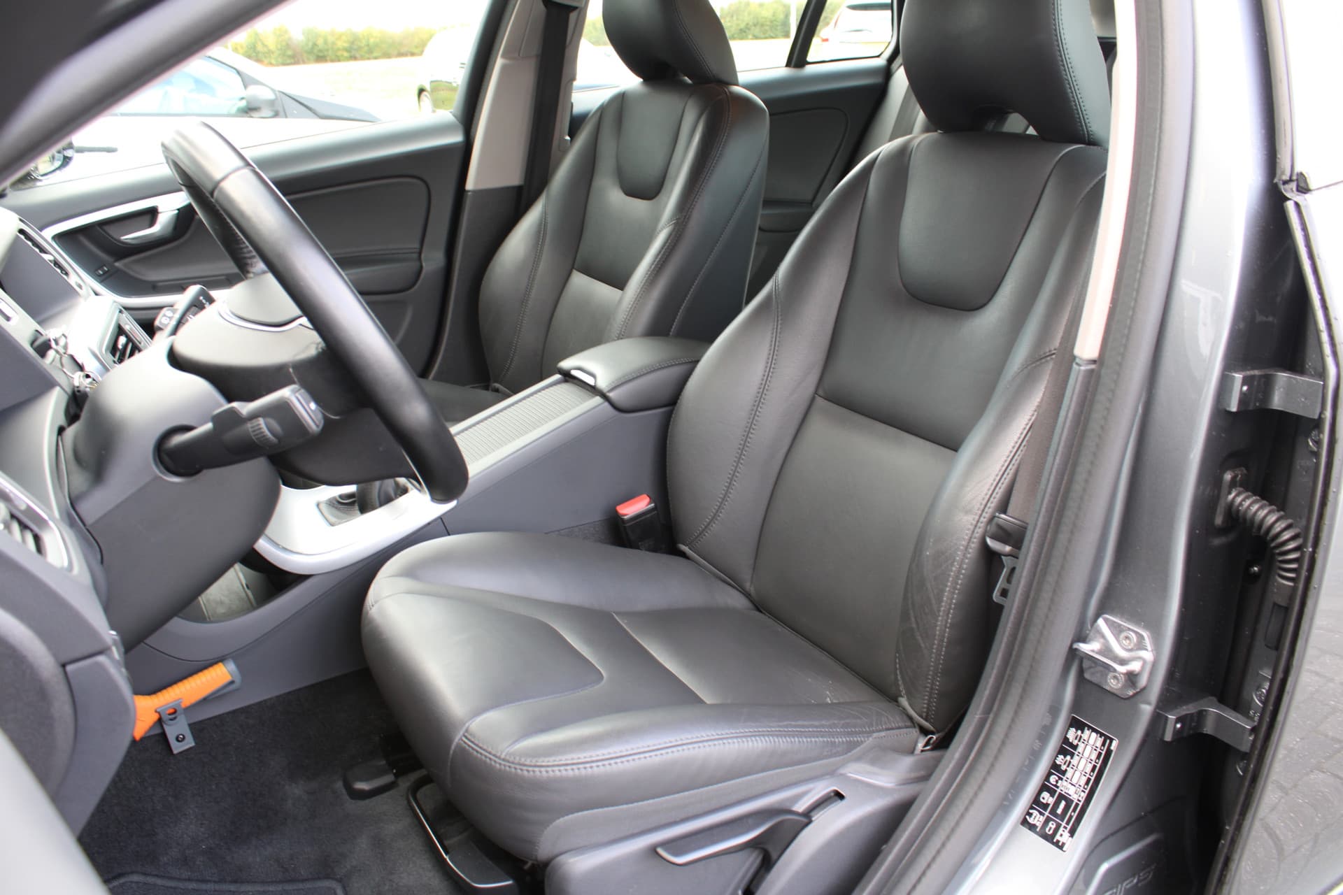 Volvo V60 Cross Country D4 Nordic+ thumbnail 13