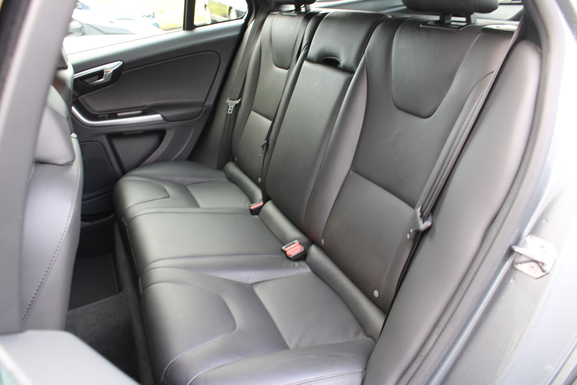 Volvo V60 Cross Country D4 Nordic+ thumbnail 16