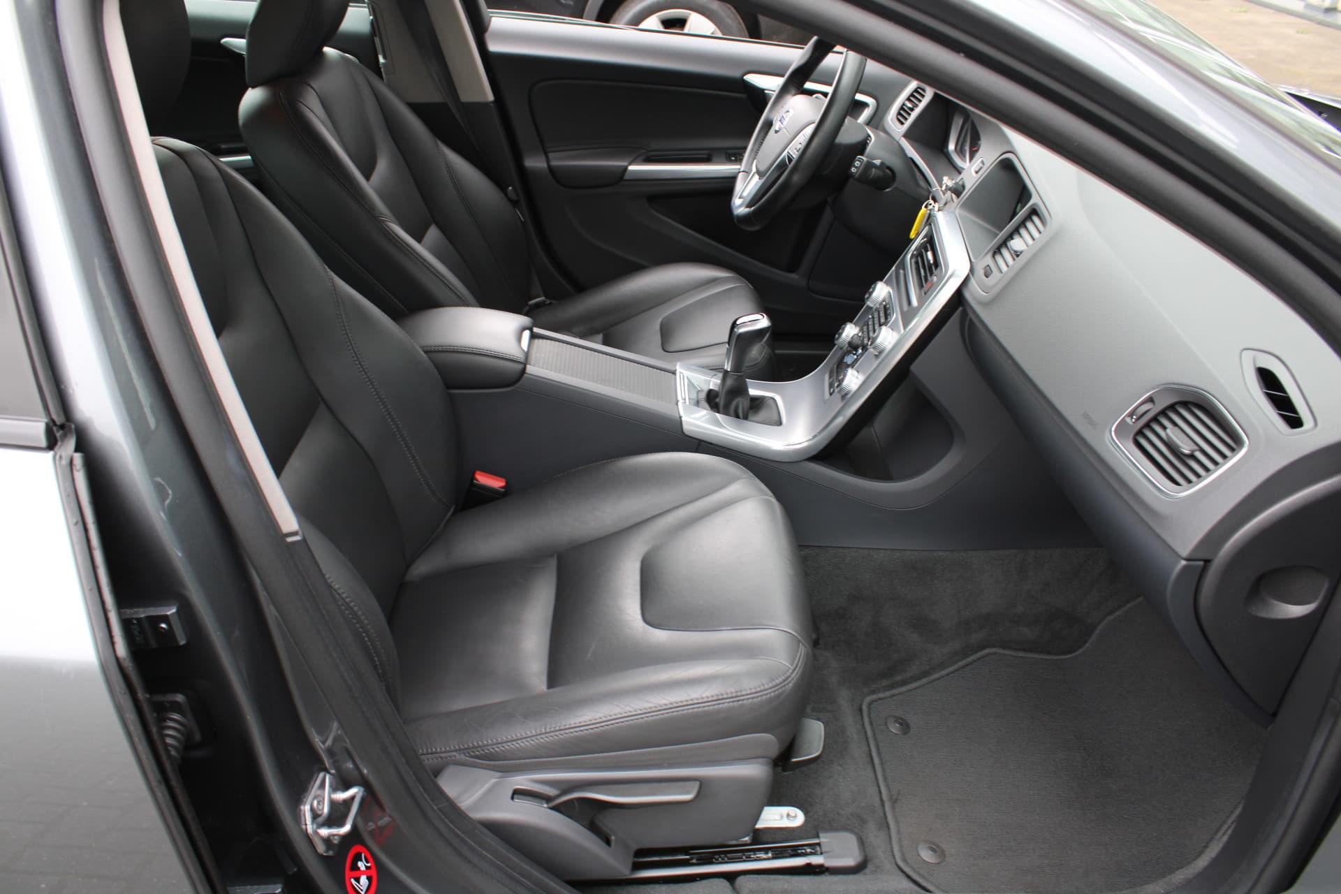 Volvo V60 Cross Country D4 Nordic+ thumbnail 44