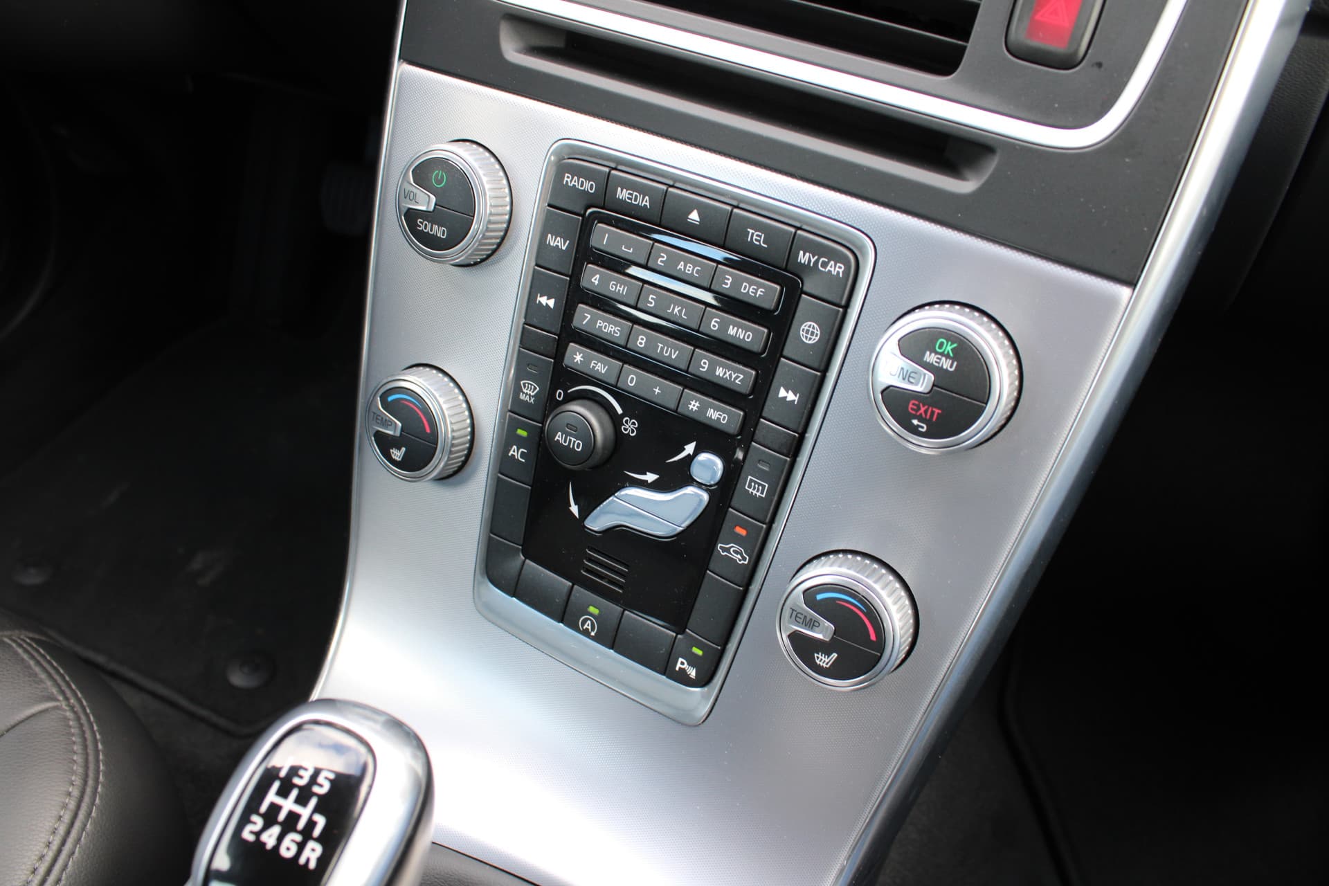 Volvo V60 Cross Country D4 Nordic+ thumbnail 45