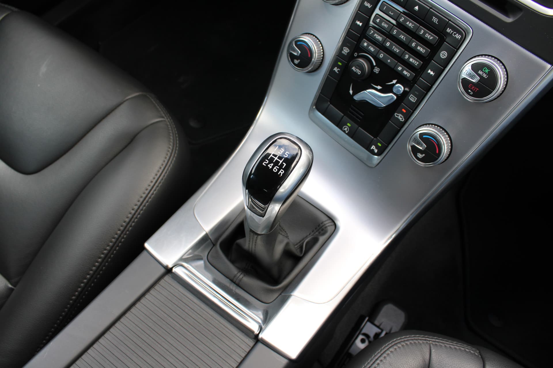 Volvo V60 Cross Country D4 Nordic+ thumbnail 47