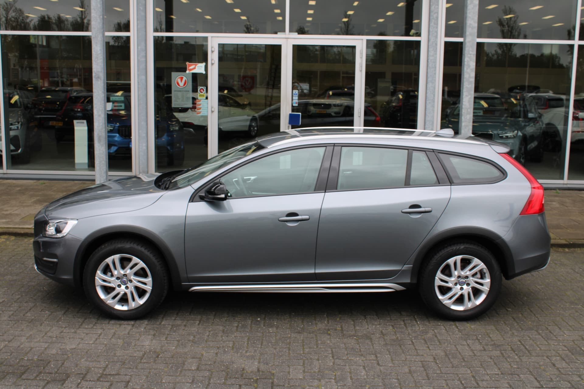 Volvo V60 Cross Country D4 Nordic+ thumbnail 50