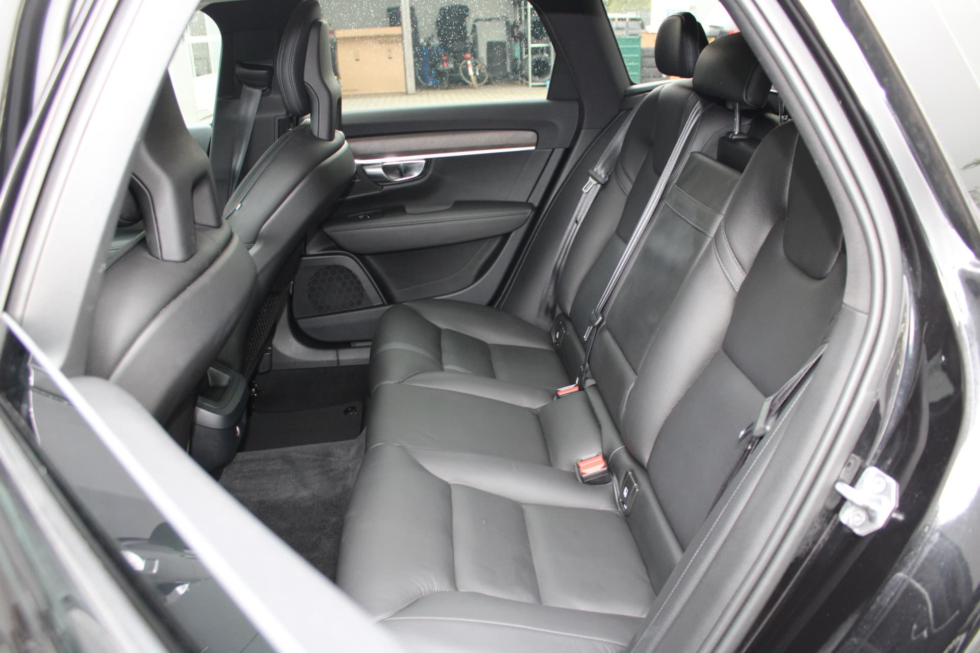 Volvo V90 Cross Country T5 AWD 90th Anniversary Edition thumbnail 6