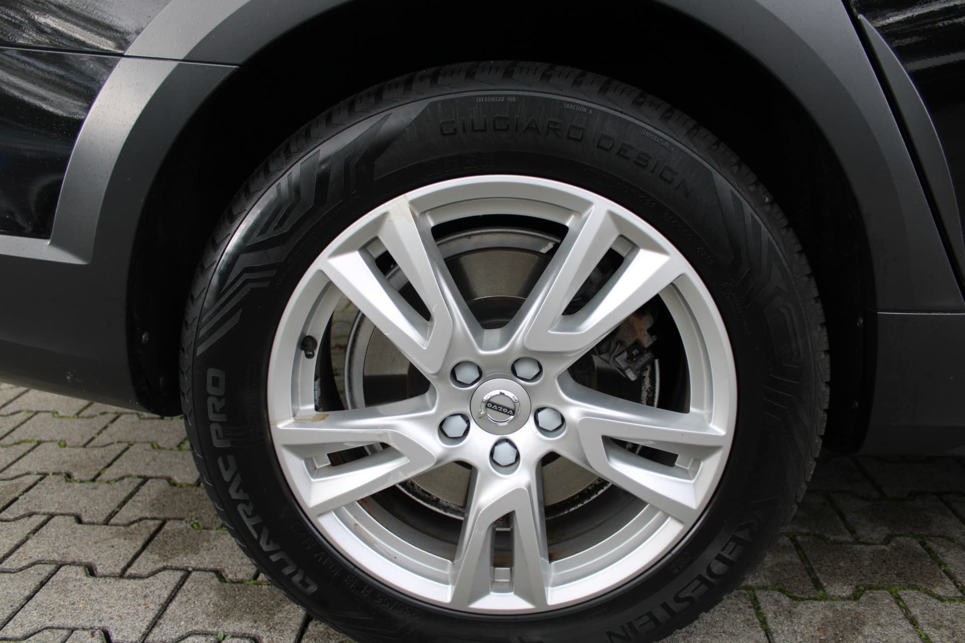 Volvo V90 Cross Country T5 AWD 90th Anniversary Edition thumbnail 17