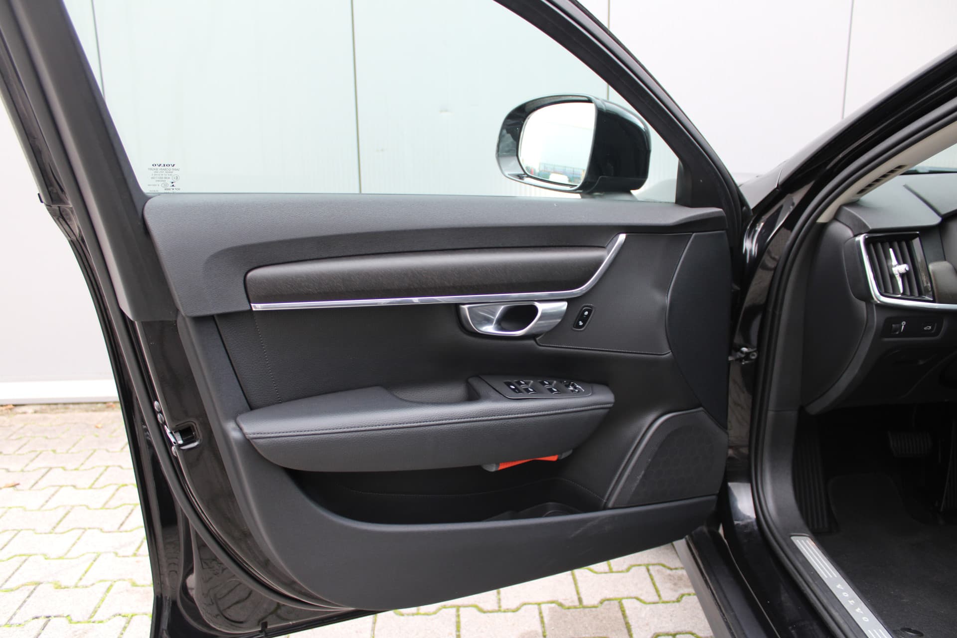 Volvo V90 Cross Country T5 AWD 90th Anniversary Edition thumbnail 20