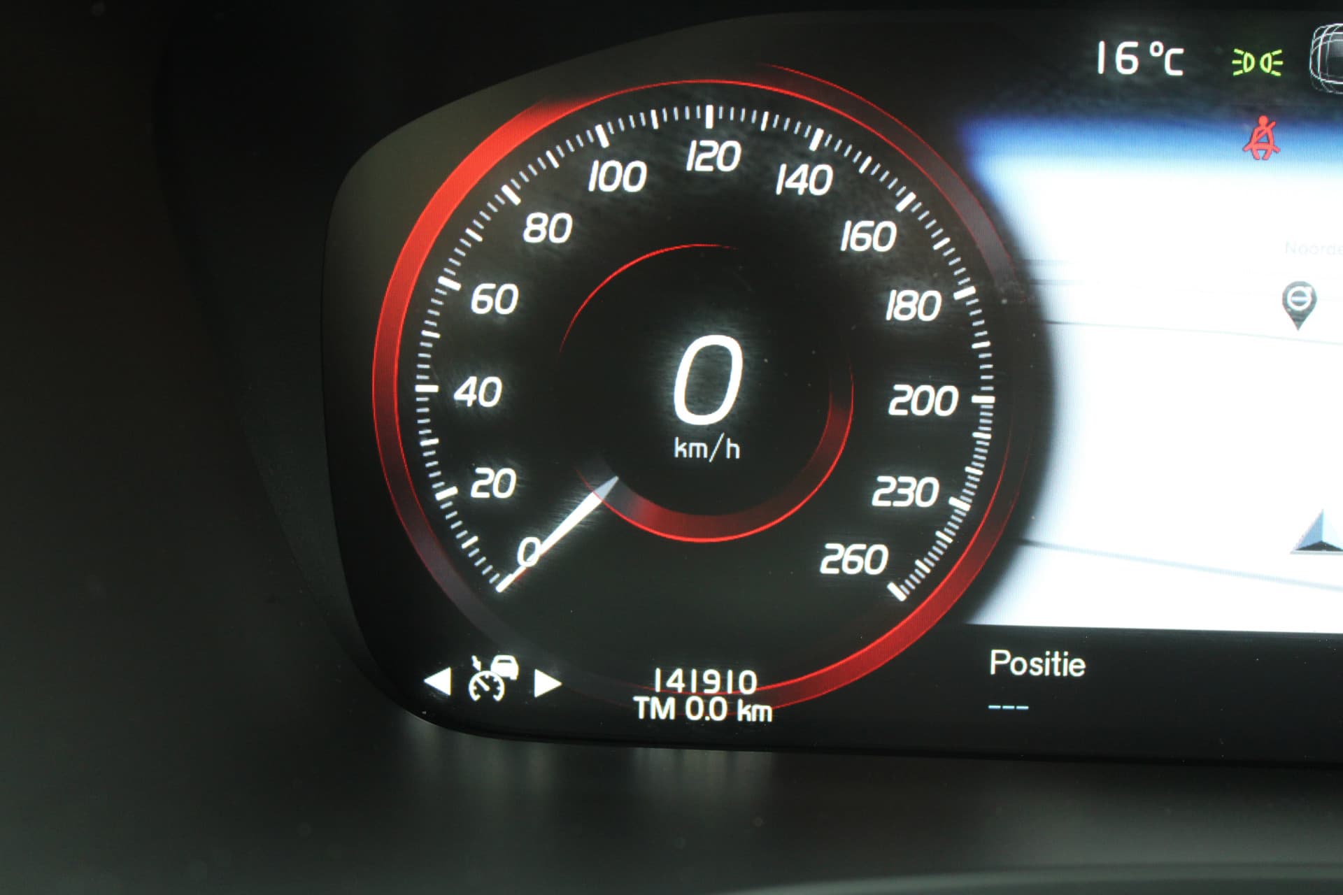 Volvo V90 Cross Country T5 AWD 90th Anniversary Edition thumbnail 26