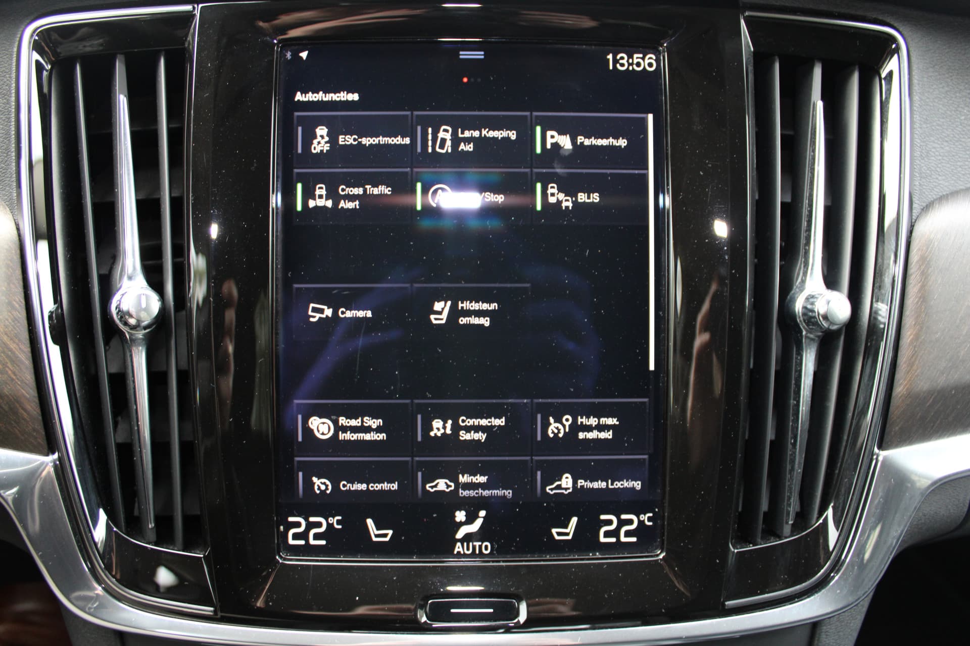 Volvo V90 Cross Country T5 AWD 90th Anniversary Edition thumbnail 34