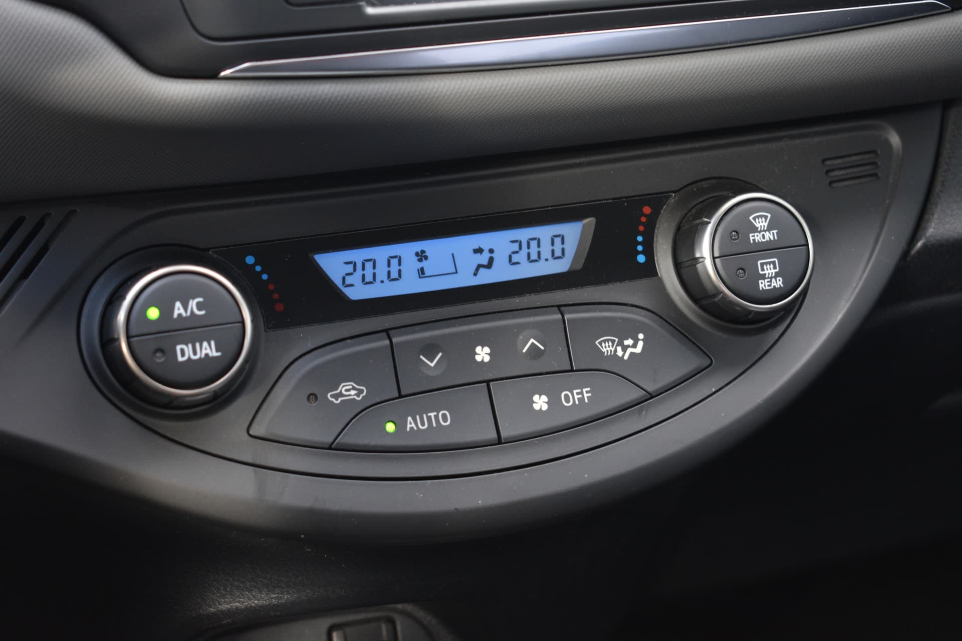 Toyota Yaris 1.5 Hybrid Dynamic Automaat 100pk thumbnail 11