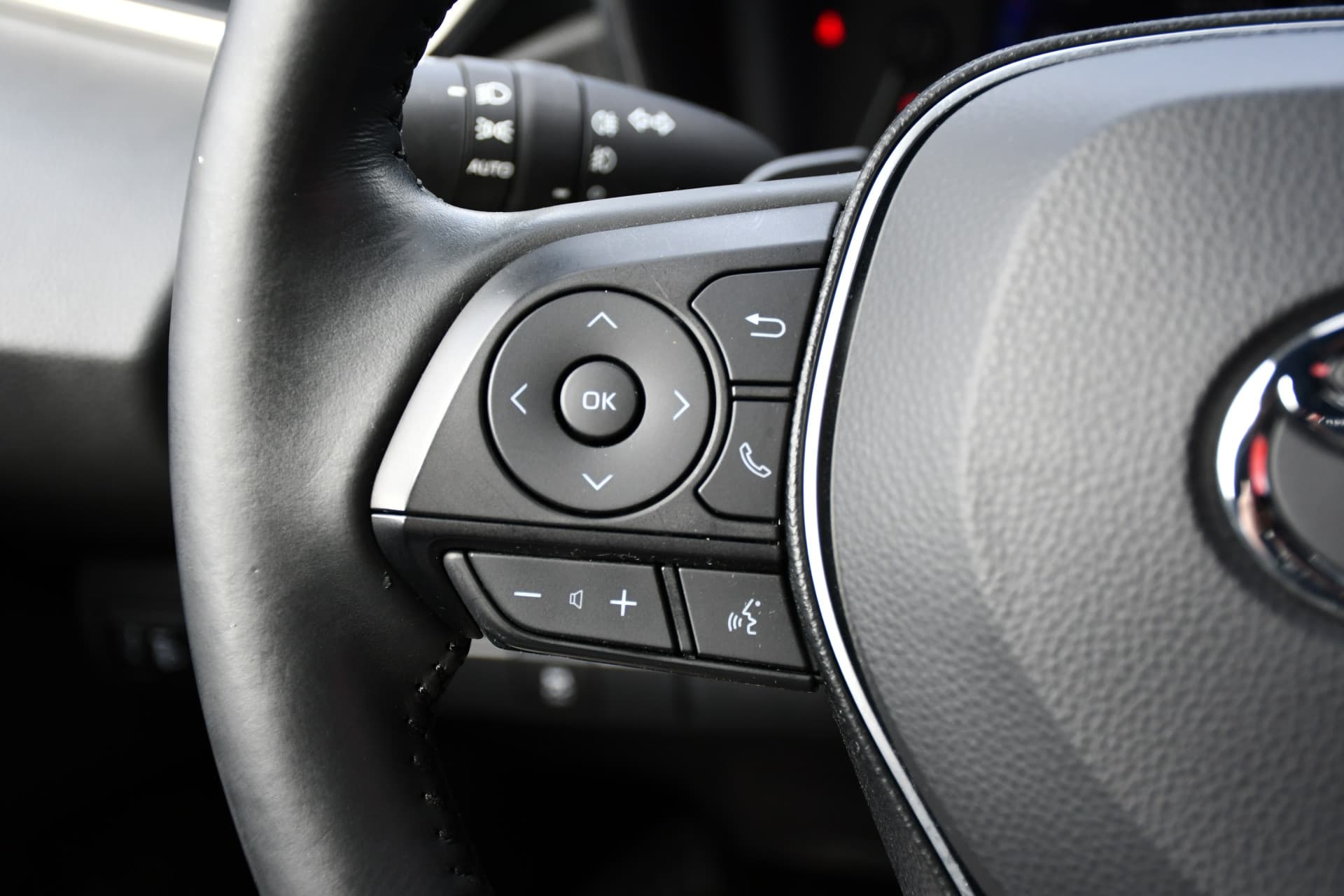 Toyota Corolla 2.0 Hybrid Dynamic Automaat 180pk thumbnail 11