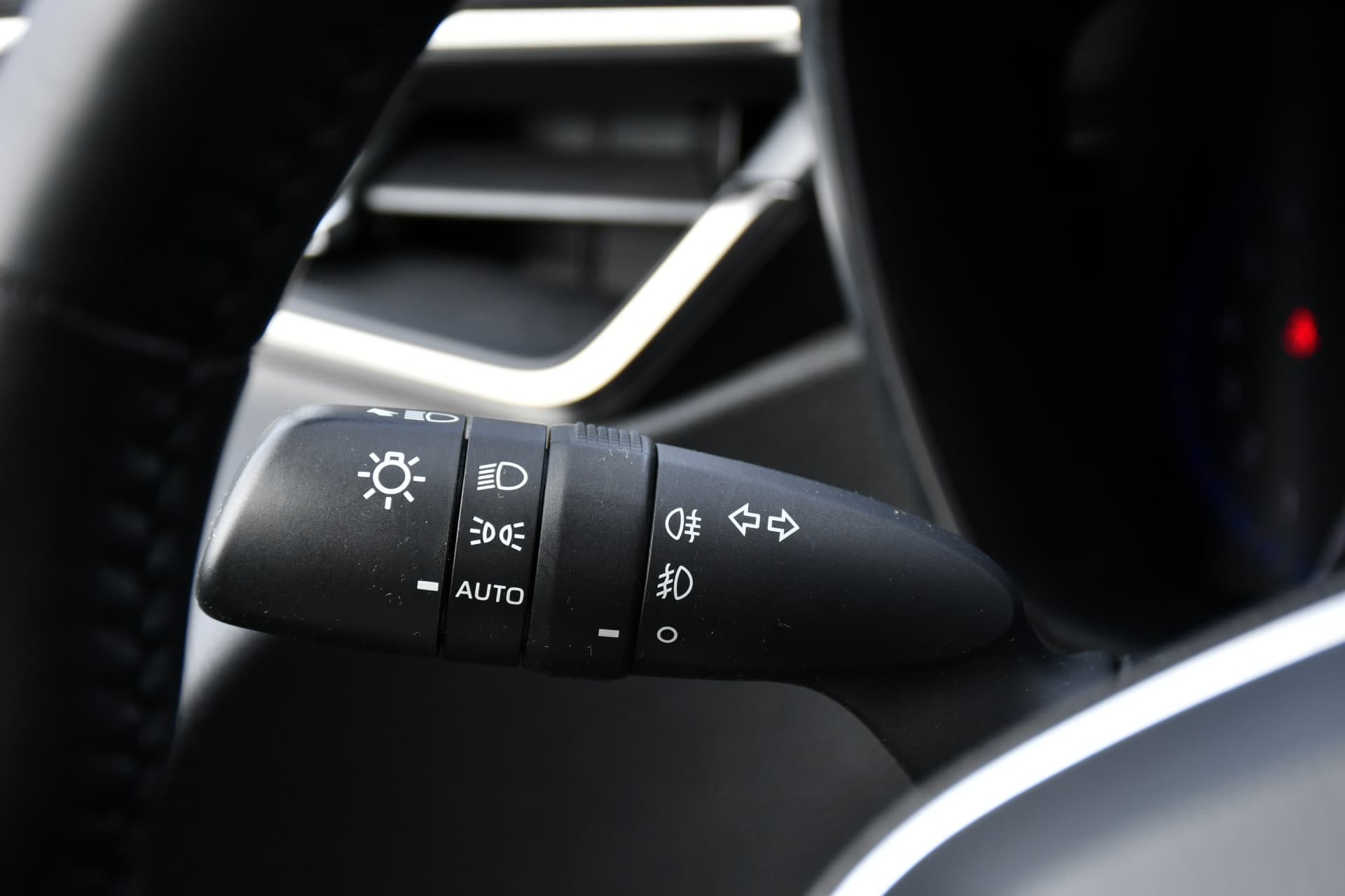 Toyota Corolla 2.0 Hybrid Dynamic Automaat 180pk thumbnail 12