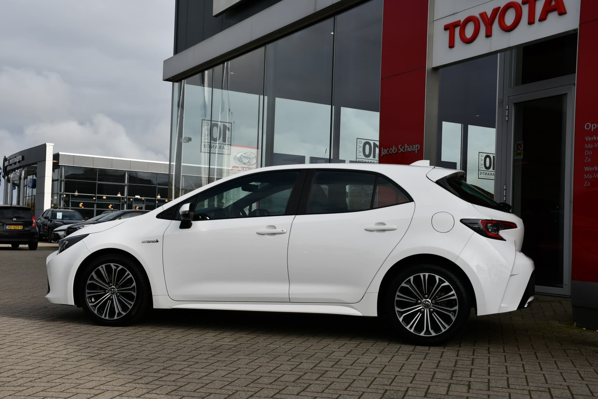 Toyota Corolla 2.0 Hybrid Dynamic Automaat 180pk thumbnail 15