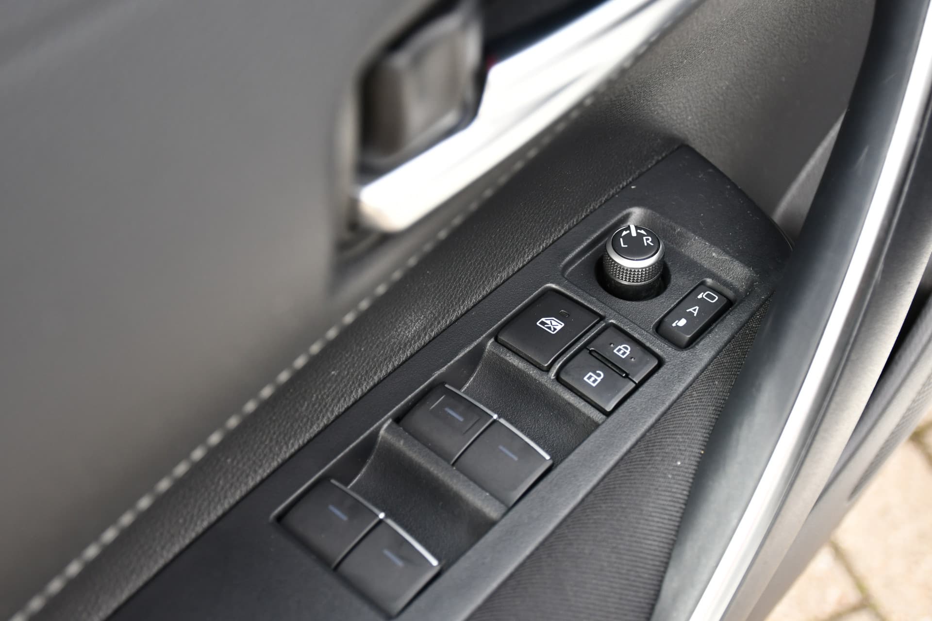 Toyota Corolla 2.0 Hybrid Dynamic Automaat 180pk thumbnail 19