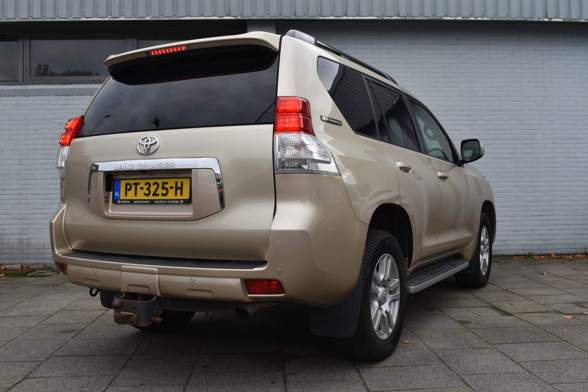 Toyota Land Cruiser 3.0 D-4D-F Executive thumbnail 3