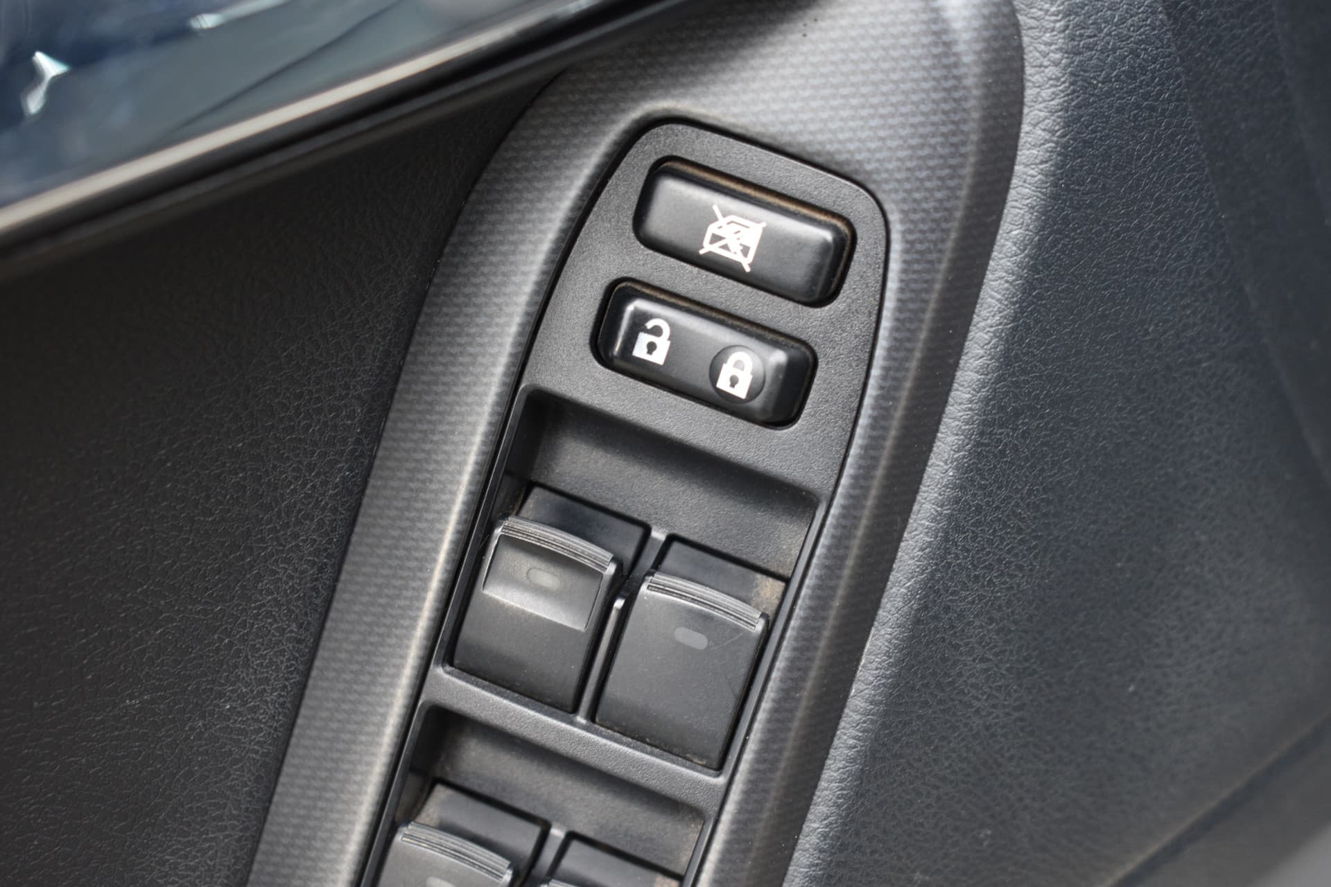 Toyota Land Cruiser 3.0 D-4D-F Executive thumbnail 8