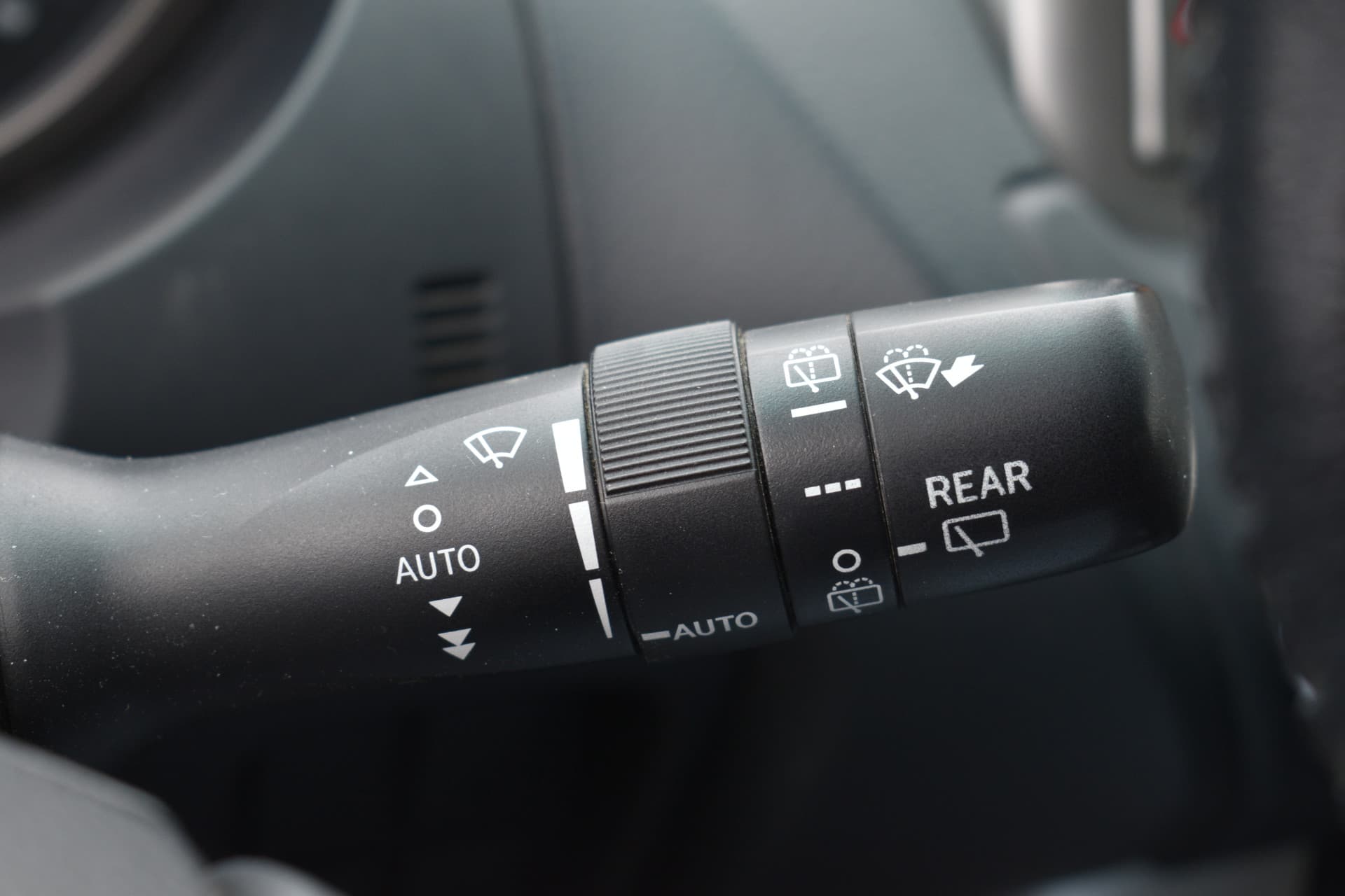 Toyota Land Cruiser 3.0 D-4D-F Executive thumbnail 12