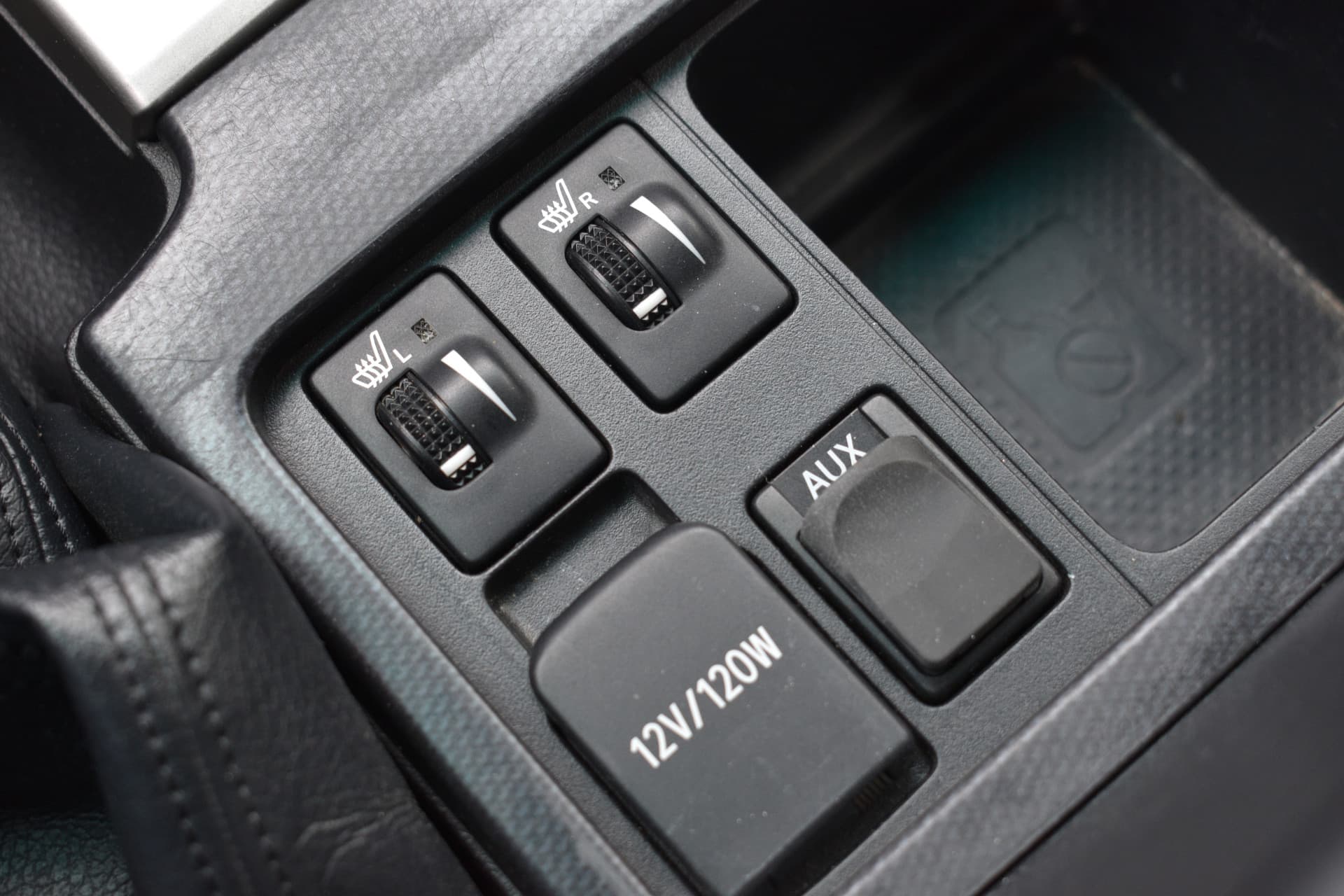 Toyota Land Cruiser 3.0 D-4D-F Executive thumbnail 16