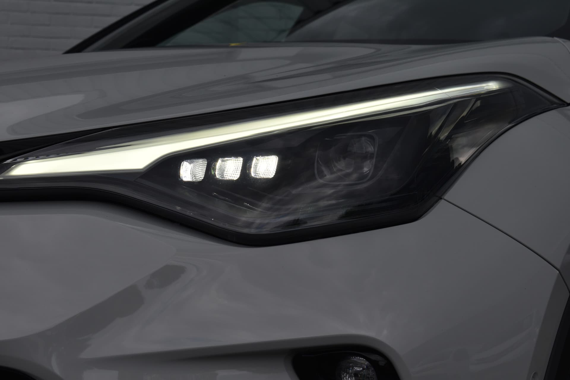 Toyota C-HR 1.8 Hybrid GR-Sport Limited Automaat 122pk thumbnail 2