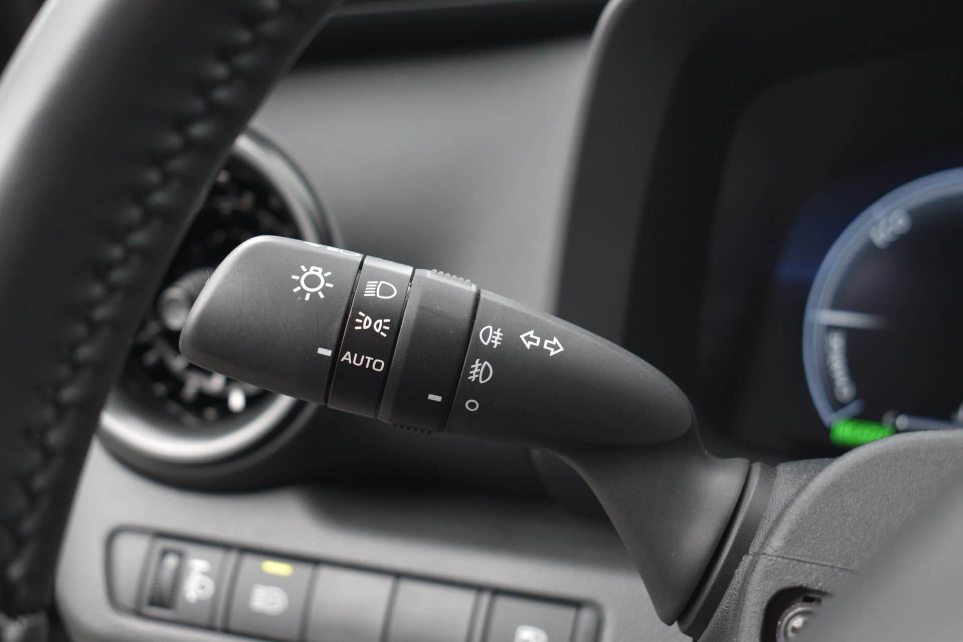 Toyota C-HR 1.8 Hybrid 140 Dynamic Plus Limited Automaat 140pk thumbnail 12