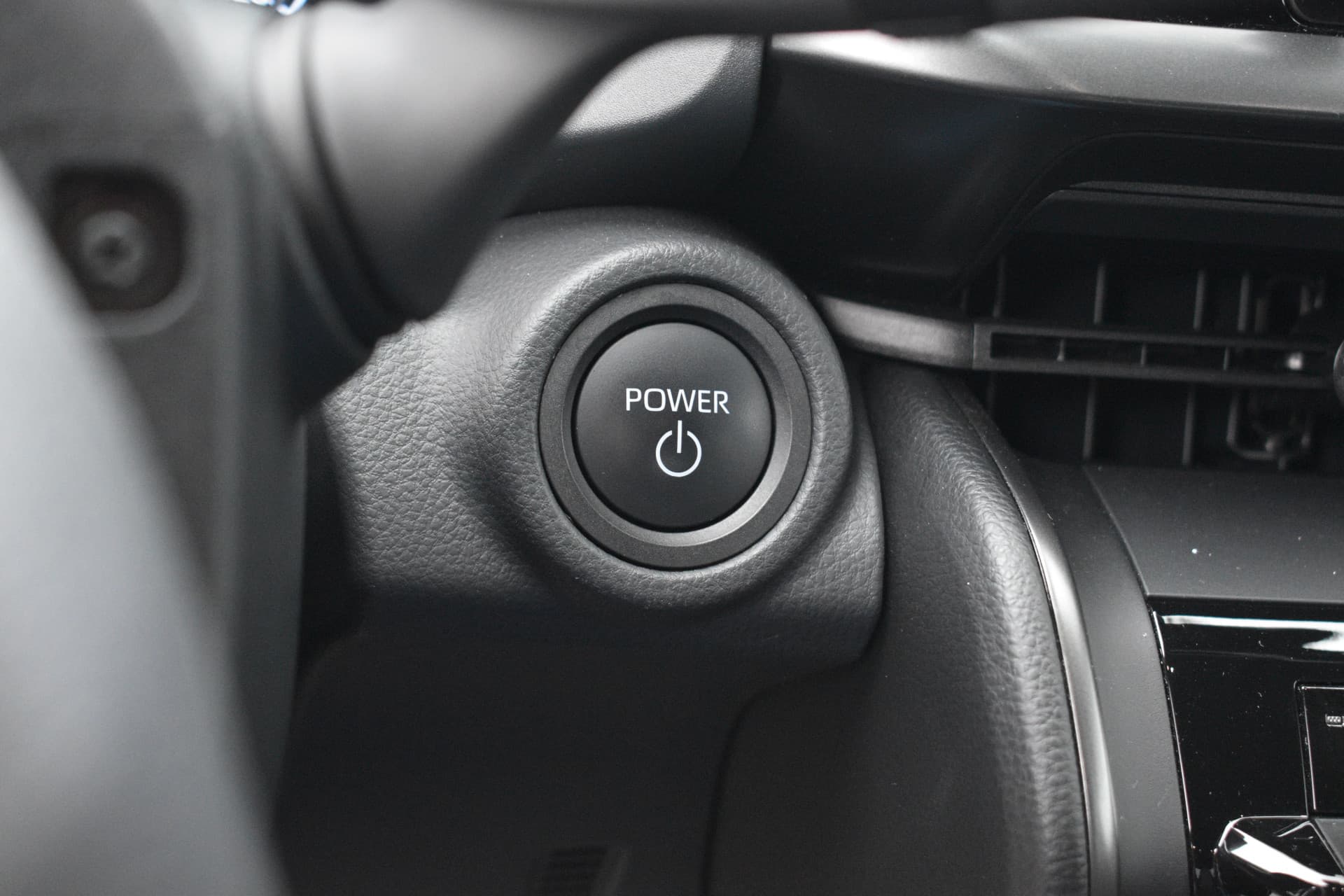 Toyota C-HR 1.8 Hybrid 140 Dynamic Plus Limited Automaat 140pk thumbnail 14