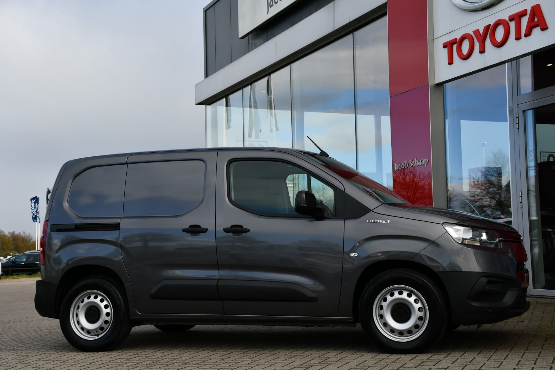 Toyota ProAce CITY Electric Live 50 kWh Automaat 136pk thumbnail 3